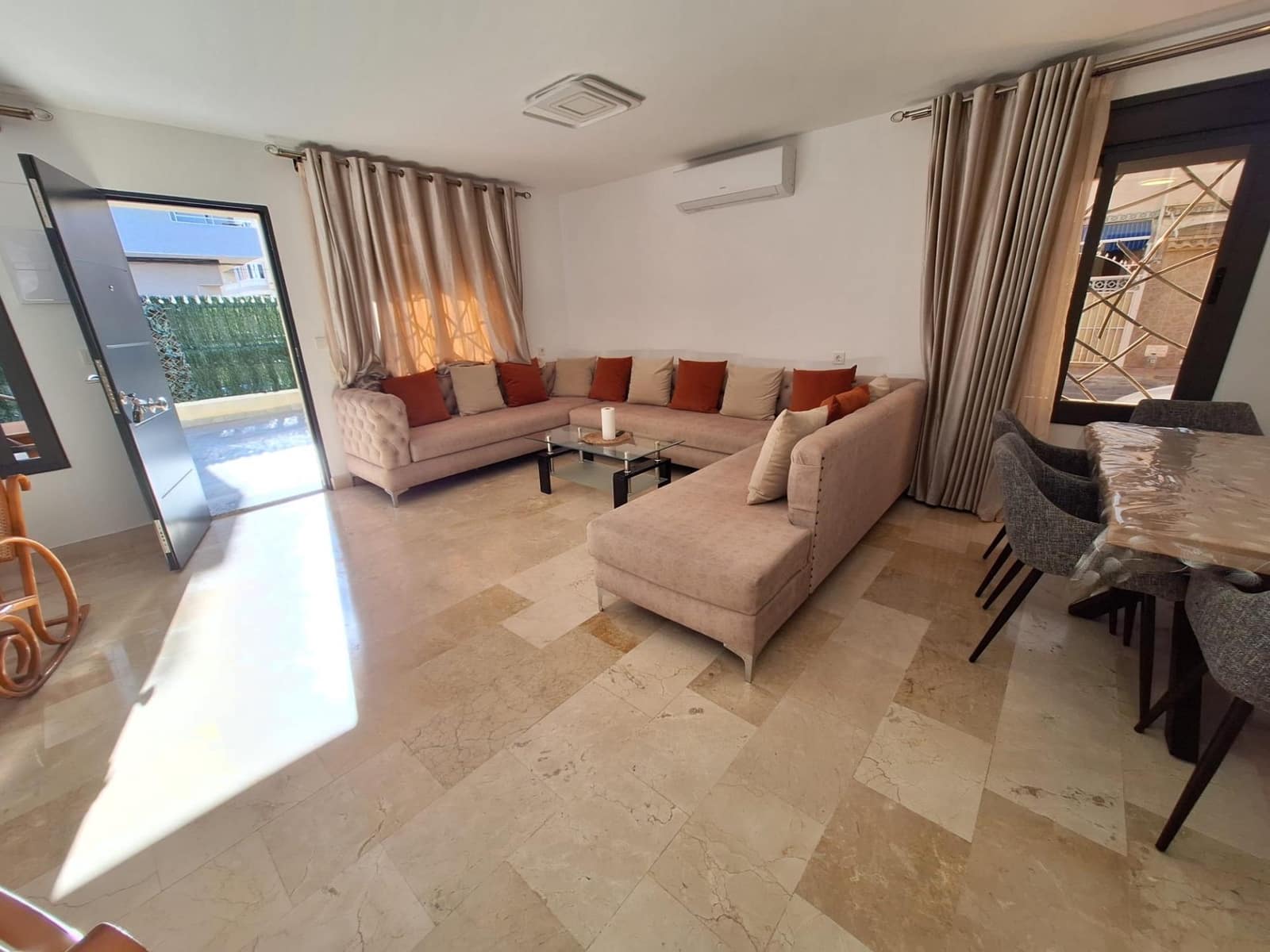 5 Zimmer Reihenhaus zu verkaufen in Torrevieja - 319.500 € (Ref: 10025895)
