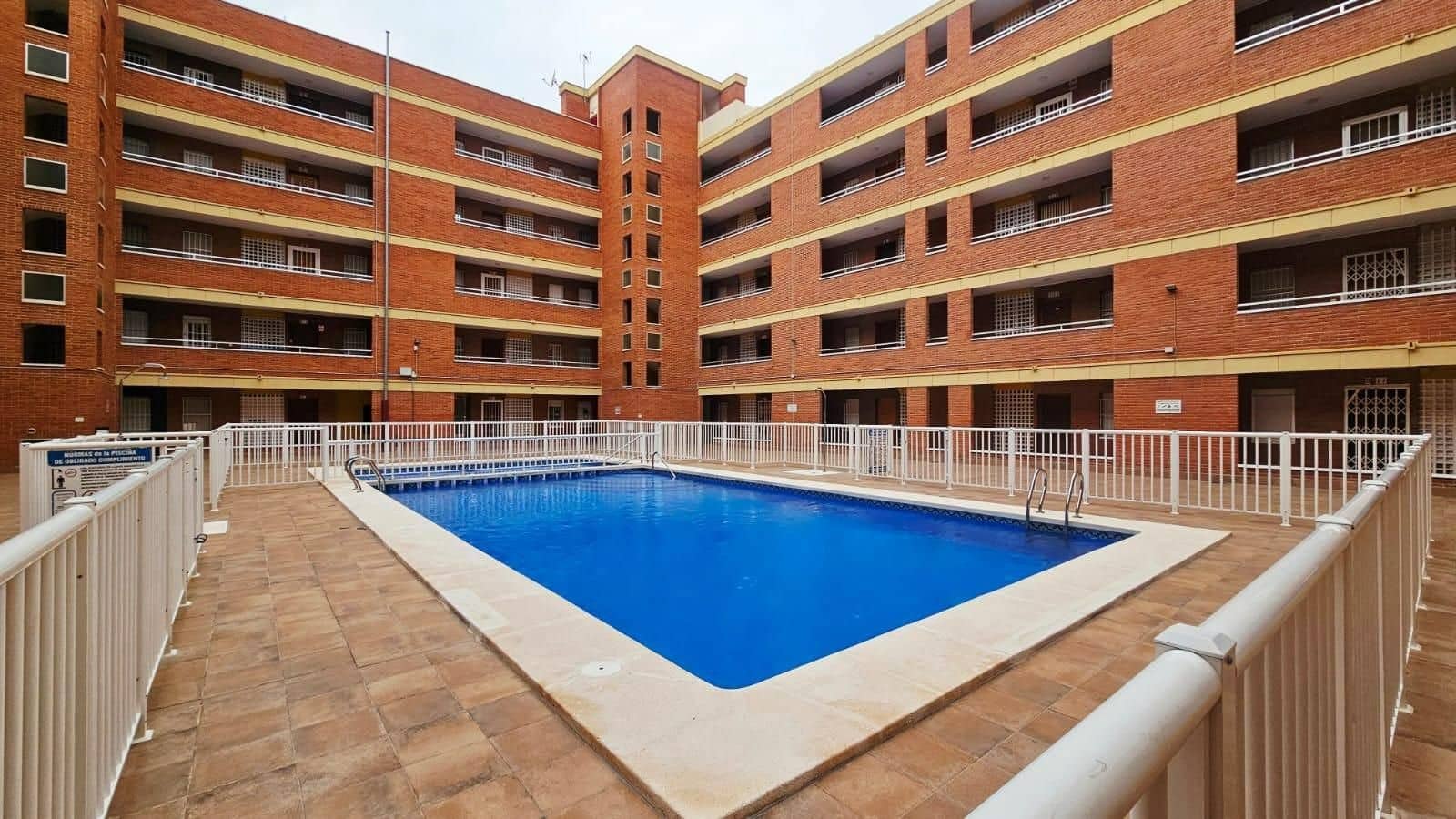 2 bedroom Apartment for sale in Torrevieja with pool - € 169,000 (Ref: 10027890)