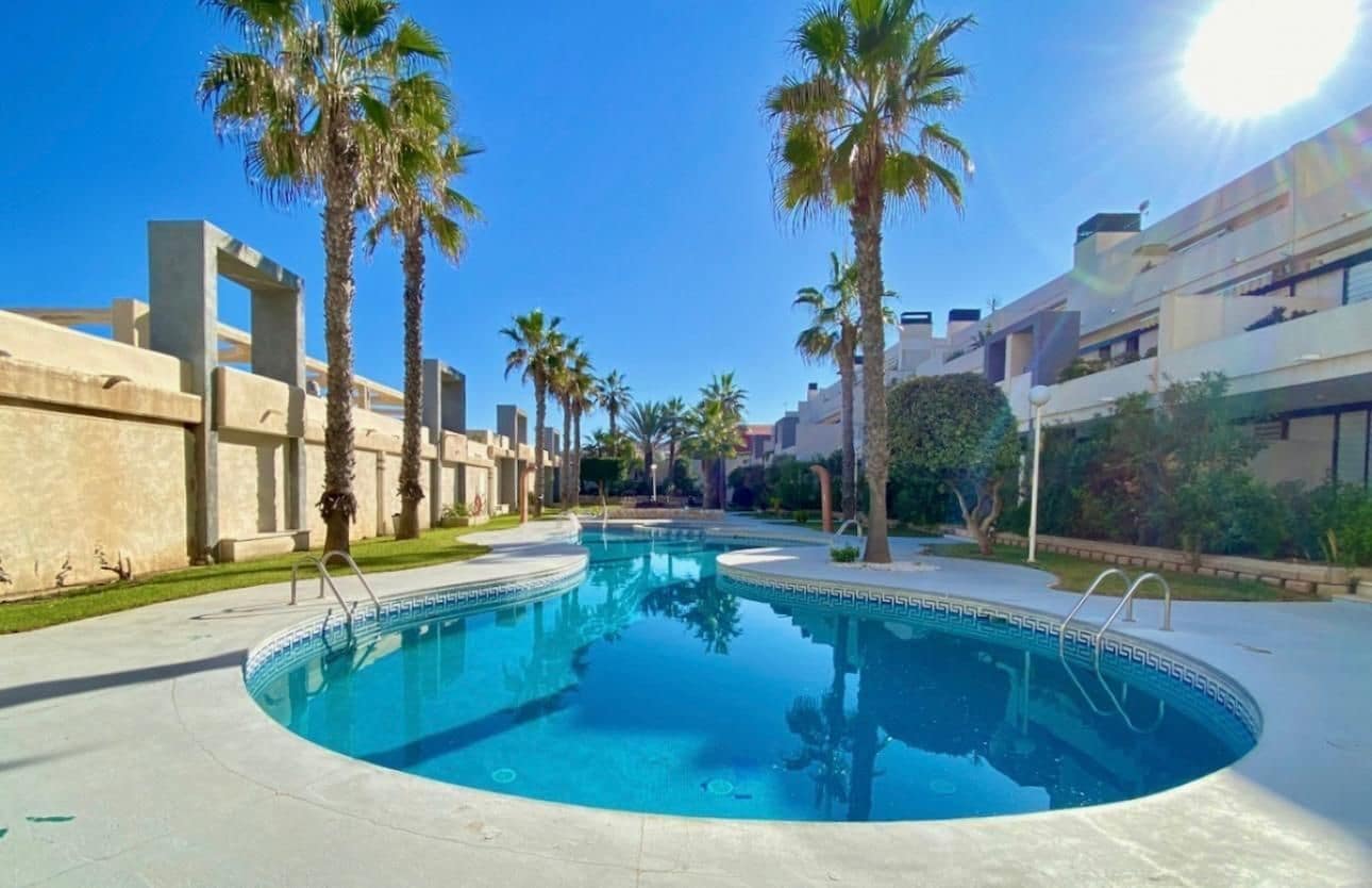 2 slaapkamer Appartement te koop in La Mata met zwembad - € 319.000 (Ref: 10027891)