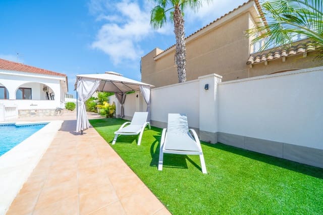5 sovrum Villa till salu i Centro, Torrevieja med pool - 620 000 € (Ref: 10027901)