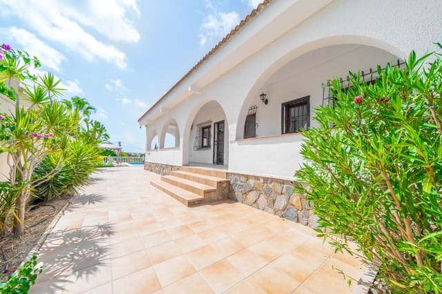 5 sovrum Villa till salu i Centro, Torrevieja med pool - 620 000 € (Ref: 10027901)