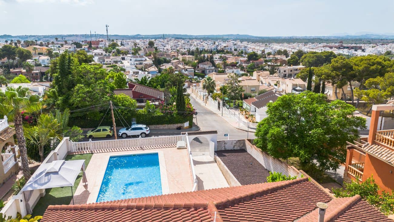 5 sovrum Villa till salu i Torrevieja med pool - 620 000 € (Ref: 10027901)