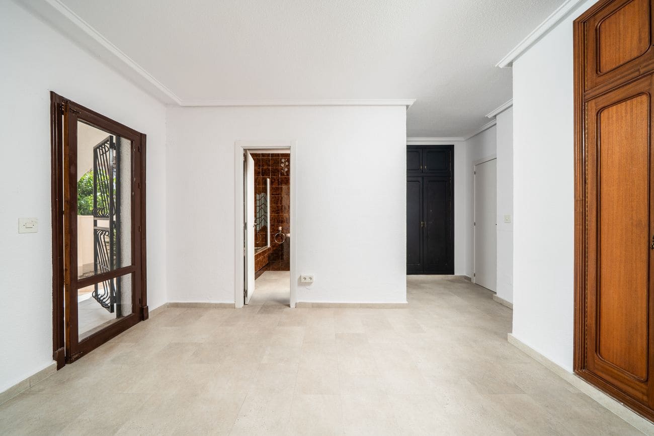 5 sovrum Villa till salu i Torrevieja med pool - 620 000 € (Ref: 10027901)