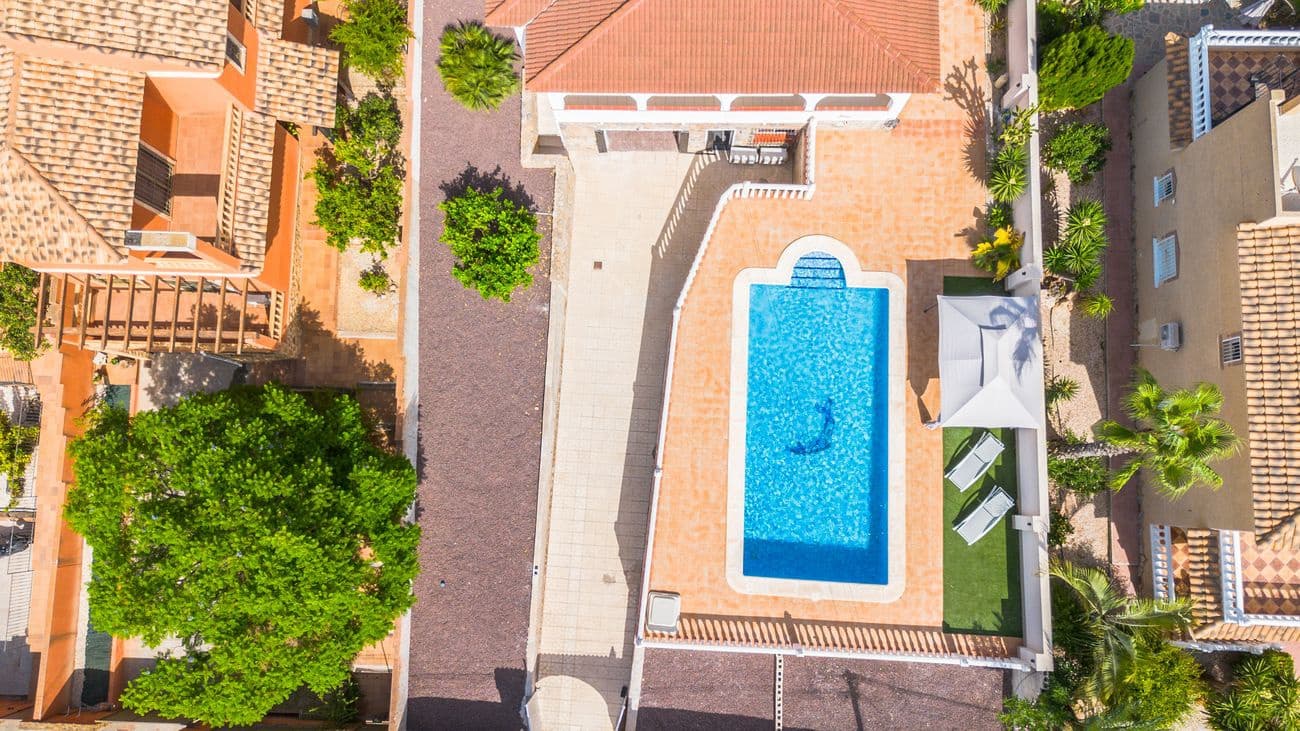 5 sovrum Villa till salu i Torrevieja med pool - 620 000 € (Ref: 10027901)