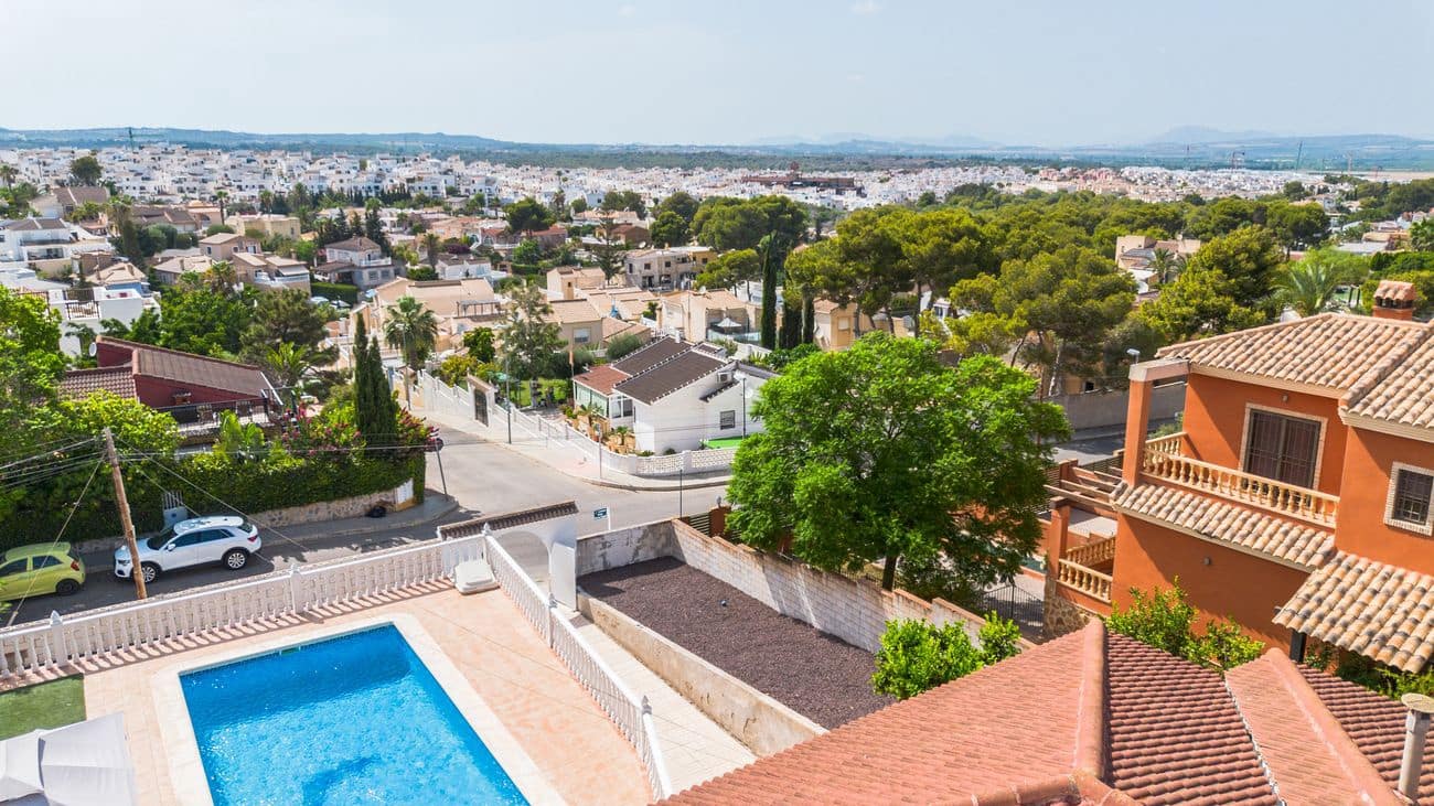 5 sovrum Villa till salu i Torrevieja med pool - 620 000 € (Ref: 10027901)