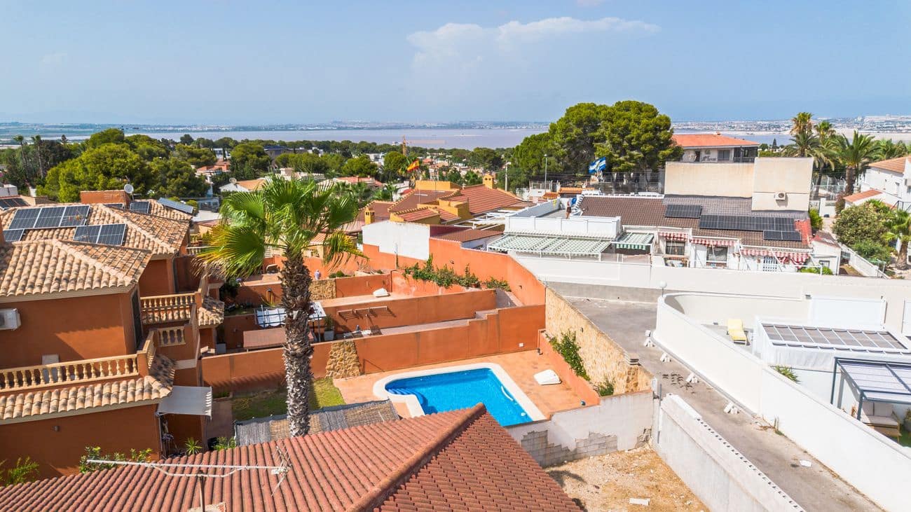 5 sovrum Villa till salu i Torrevieja med pool - 620 000 € (Ref: 10027901)