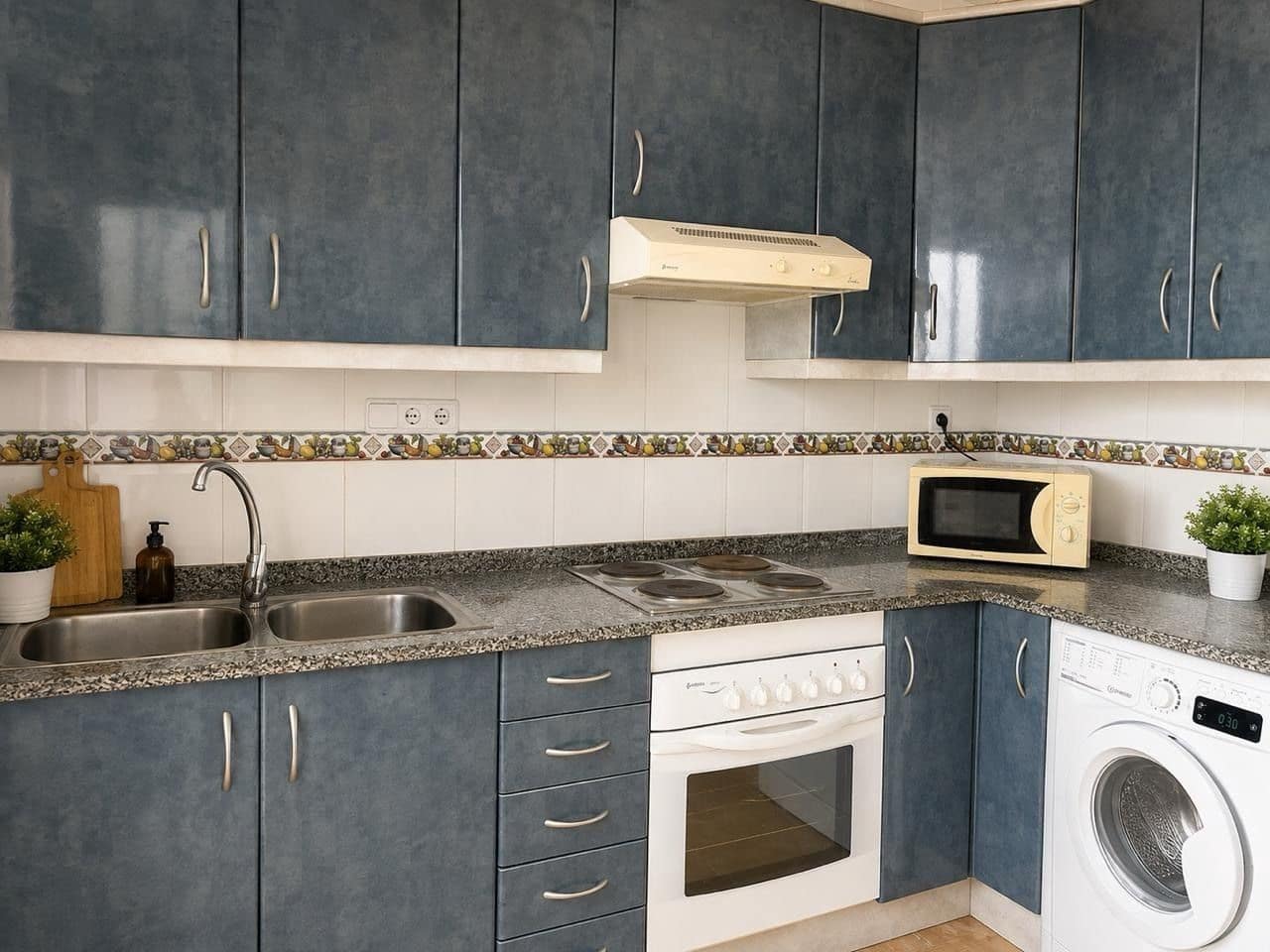 3 bedroom Apartment for sale in La Zenia - € 195,000 (Ref: 10027904)