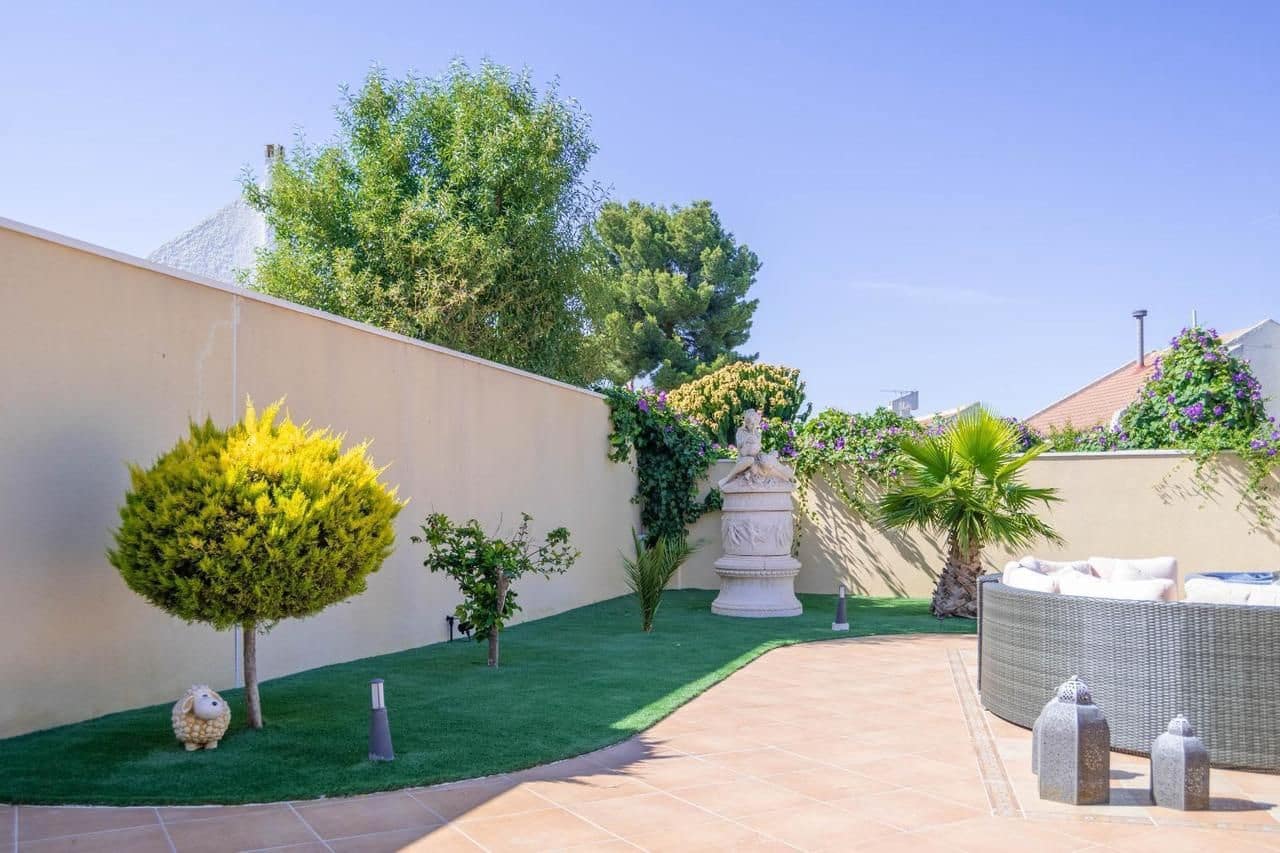 4 slaapkamer Villa te koop in San Miguel de Salinas - € 799.000 (Ref: 10027910)