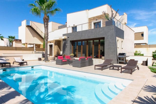 4 soveværelse Villa til salg i Torreblanca, Torrevieja med swimmingpool - € 995.000 (Ref: 10030698)