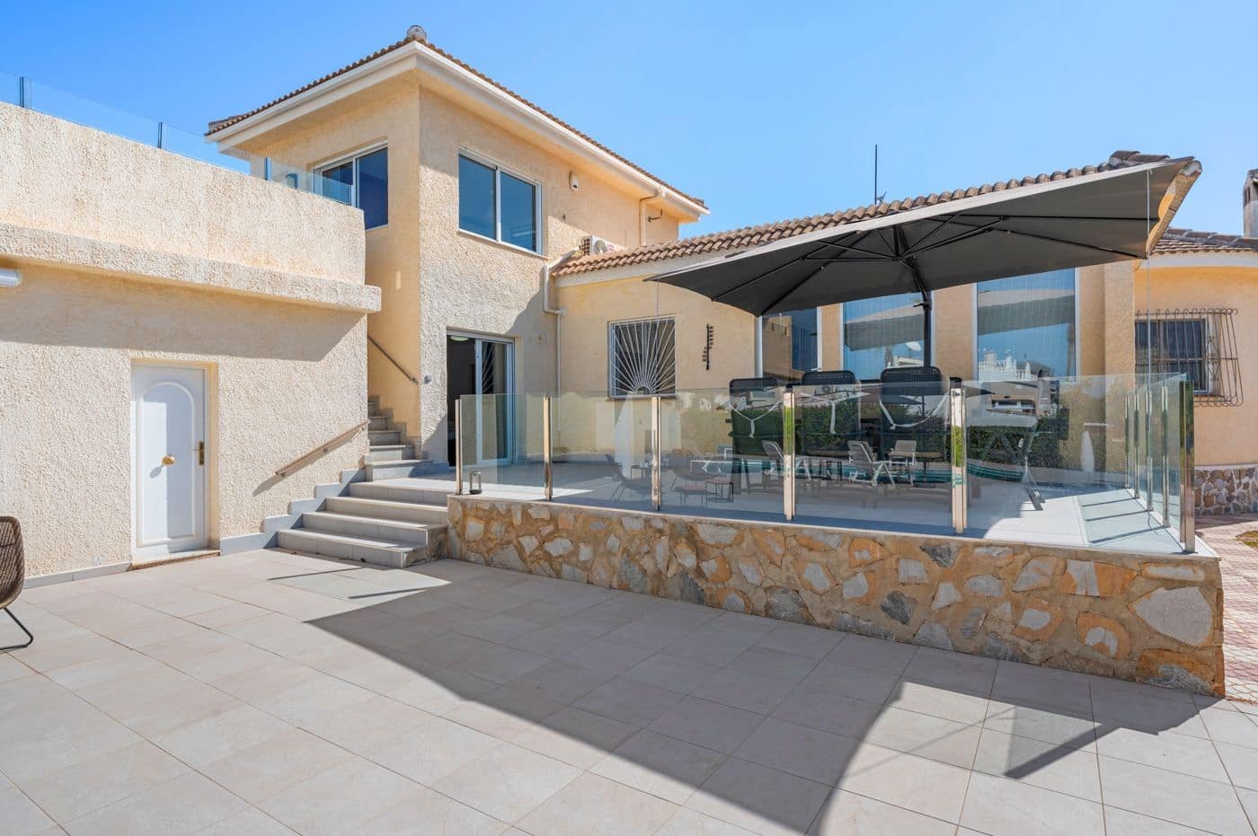 3 sovrum Villa till salu i Rojales med pool garage - 575 000 € (Ref: 10032203)