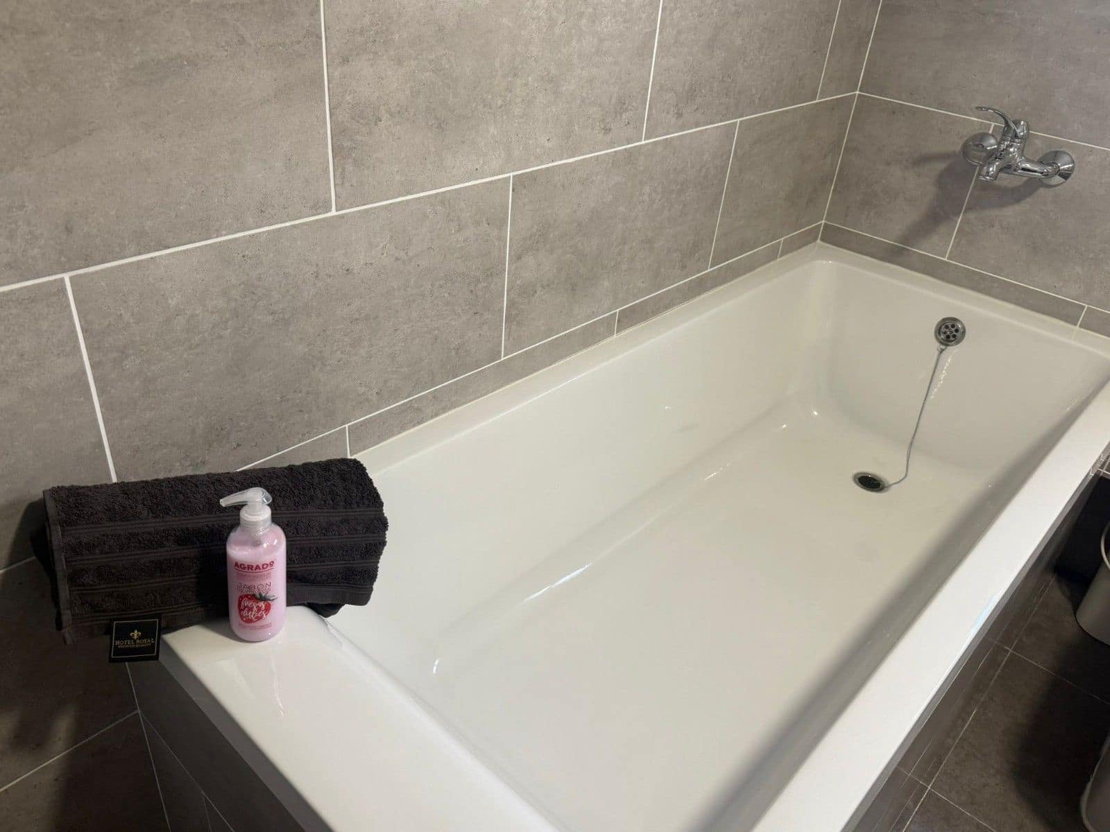 5 quarto Moradia para venda em Filipinas com piscina - 369 000 € (Ref: 10035511)