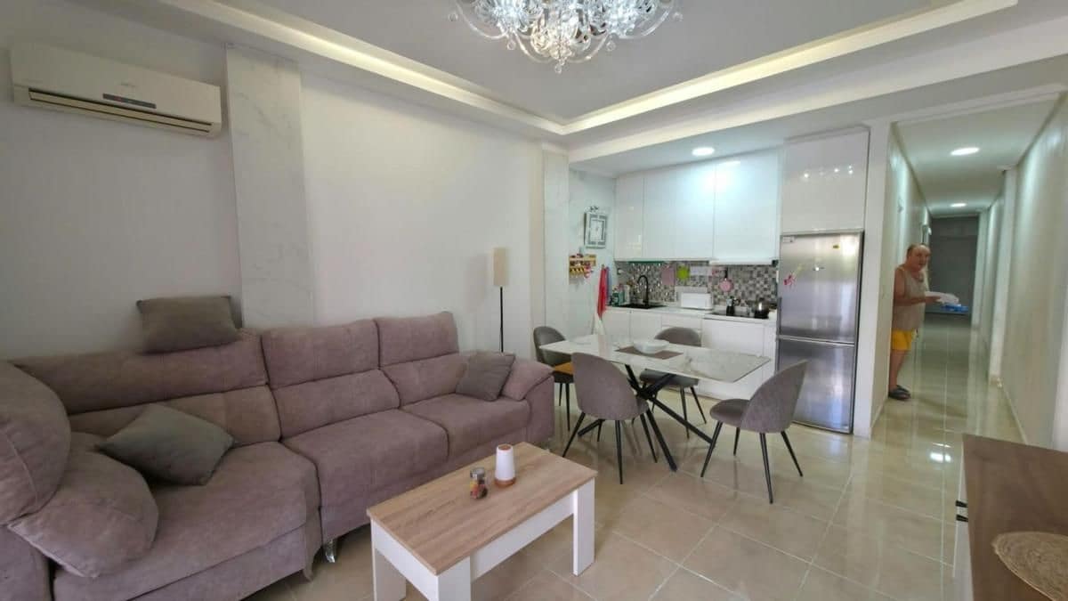 2 bedroom Apartment for sale in Torrevieja with pool - € 174,900 (Ref: 10035519)