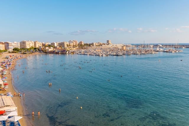 1 sypialnia Apartament na sprzedaż w Playa del Acequión, Torrevieja z basenem - 175 000 € (Ref: 10038427)