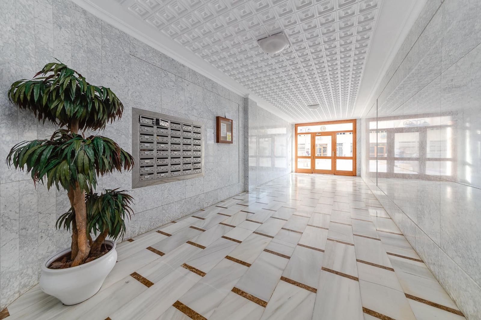 1 sypialnia Apartament na sprzedaż w Torrevieja z basenem - 175 000 € (Ref: 10038427)