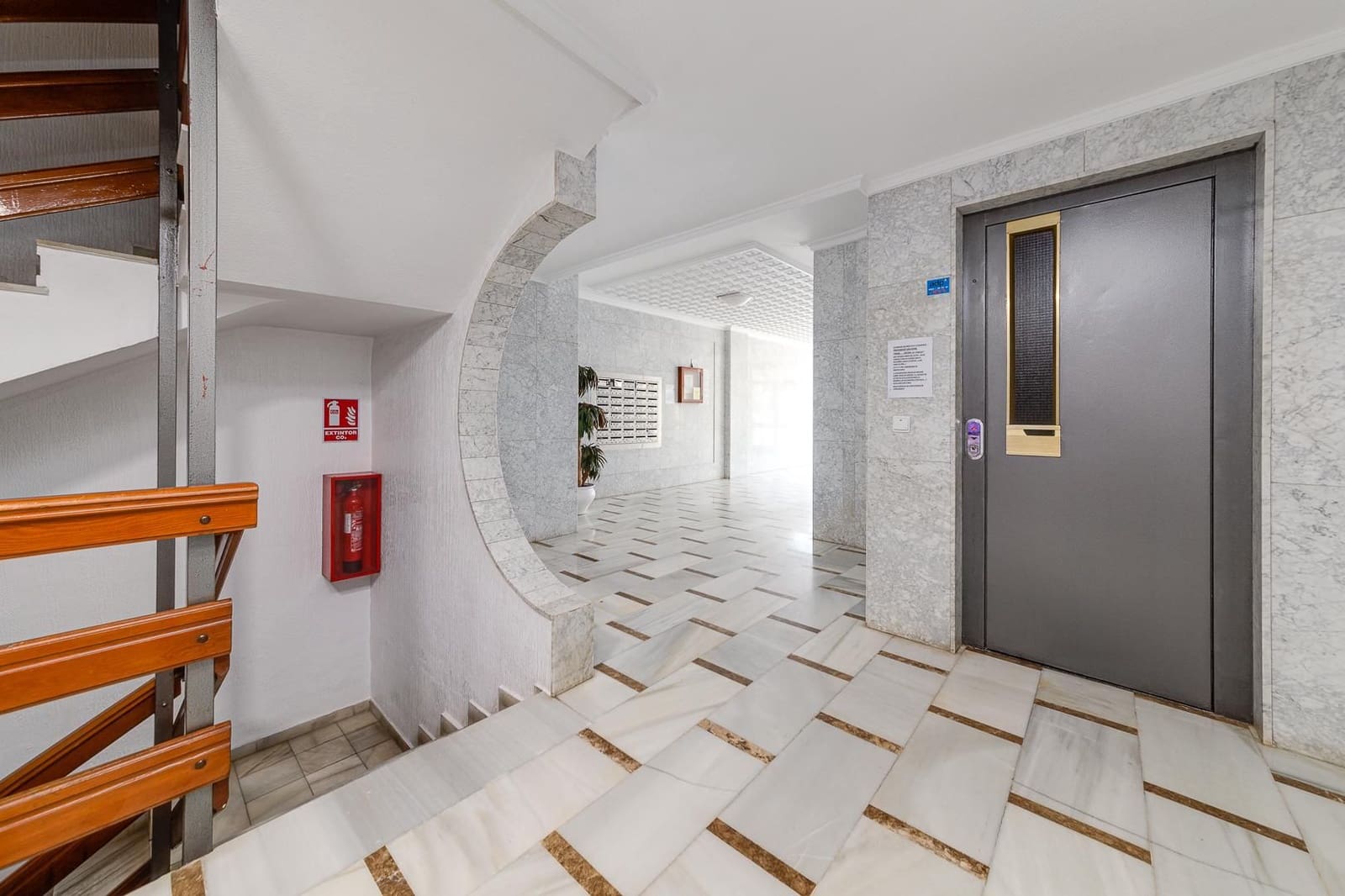 1 sypialnia Apartament na sprzedaż w Torrevieja z basenem - 175 000 € (Ref: 10038427)