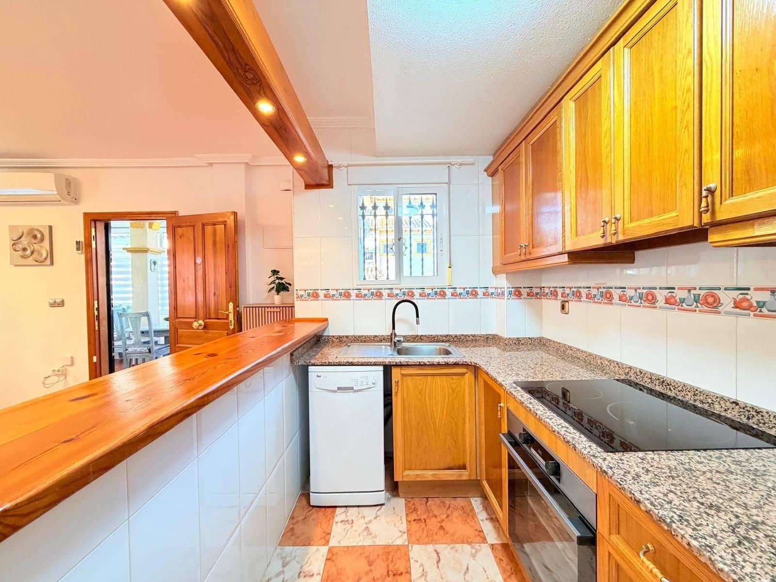 2 camera da letto Villetta a Schiera in vendita in Filipinas con piscina - 220.000 € (Rif: 10038439)