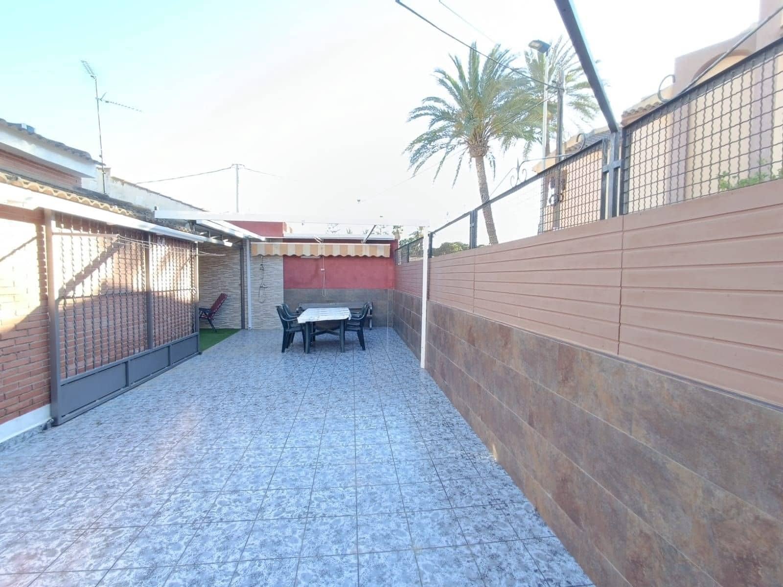 3 slaapkamer Halfvrijstaande villa te koop in Los Cuarteros - € 240.000 (Ref: 10043165)
