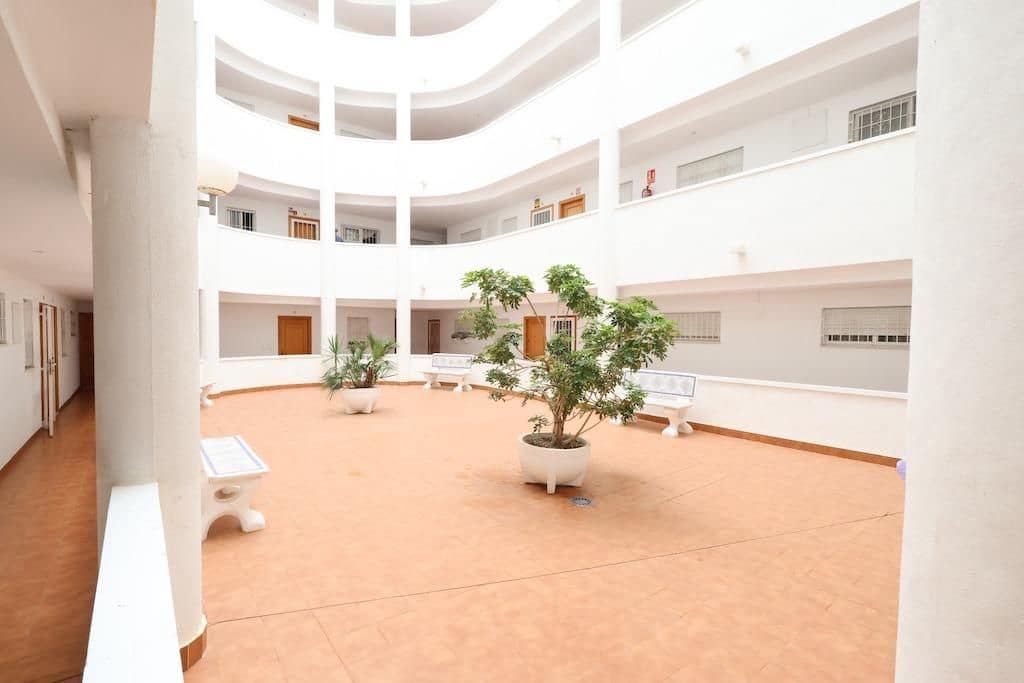 2 sovrum Lägenhet till salu i Torrevieja - 134 000 € (Ref: 10043167)