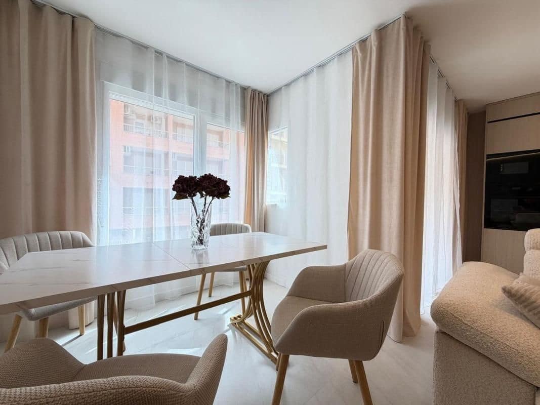 4 bedroom Apartment for sale in Torrevieja - € 285,000 (Ref: 10043169)