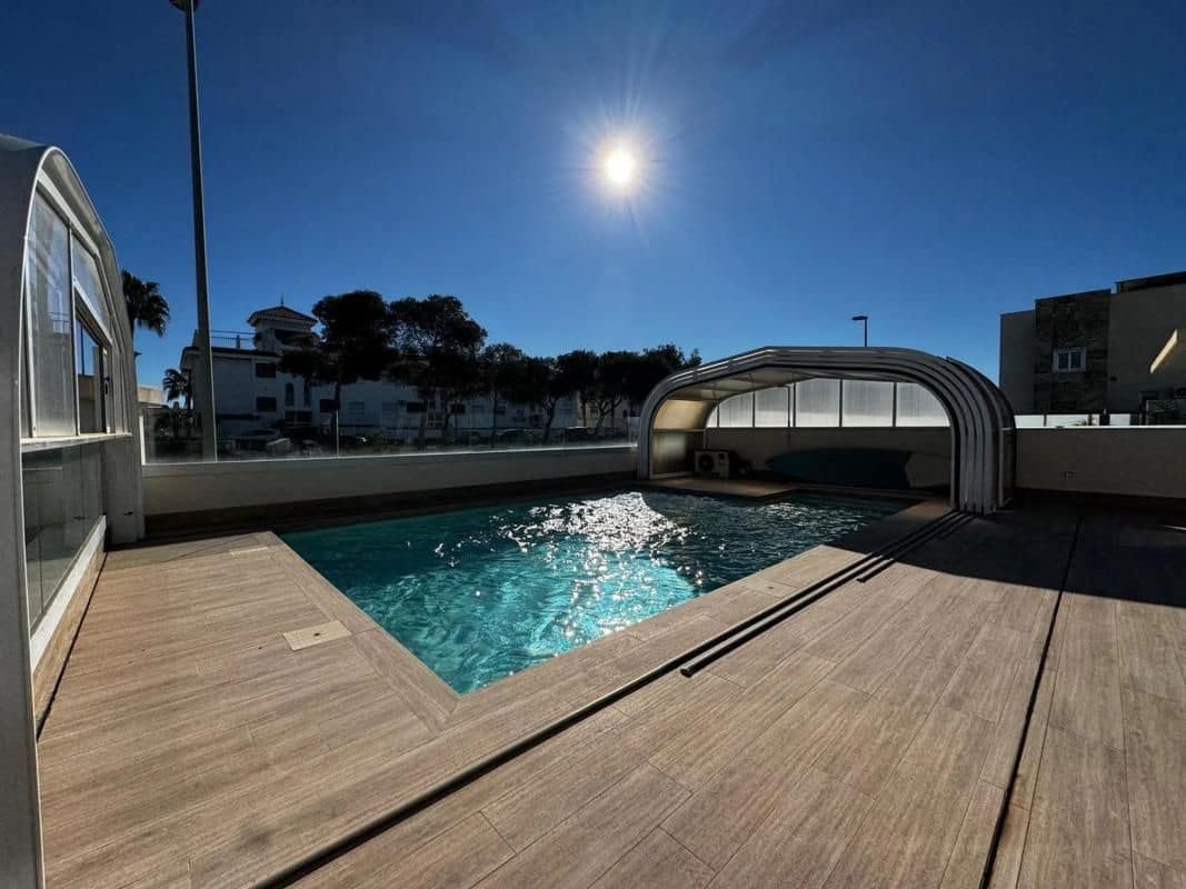 4 Zimmer Villa zu verkaufen in Campoamor mit Pool - 1.799.000 € (Ref: 10043170)