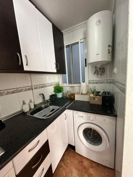 1 bedroom Apartment for sale in Torrevieja - € 115,000 (Ref: 10043172)