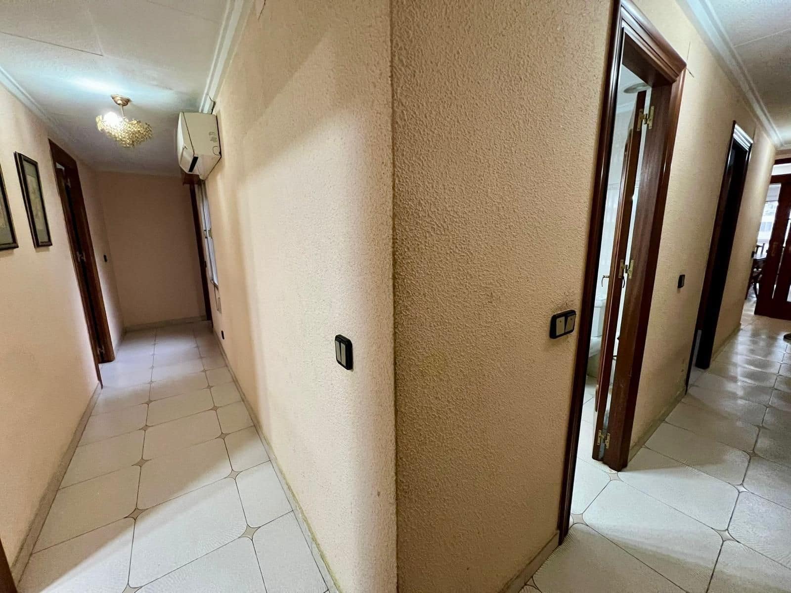Apartamento de 4 habitaciones en Torrevieja en venta - 155.000 € (Ref: 10045002)