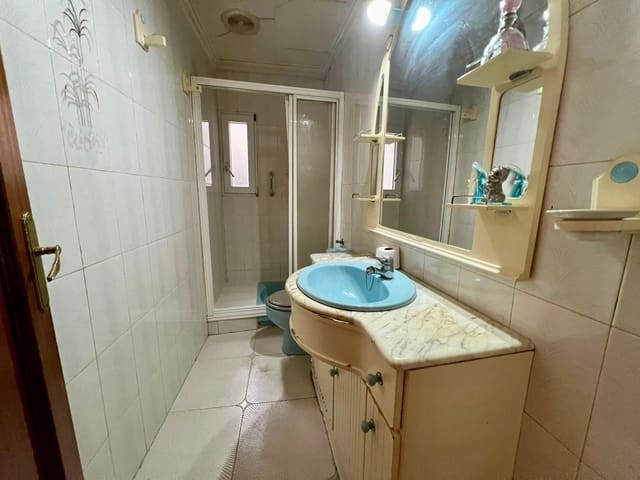 Apartamento de 4 habitaciones en Torrevieja en venta - 155.000 € (Ref: 10045002)