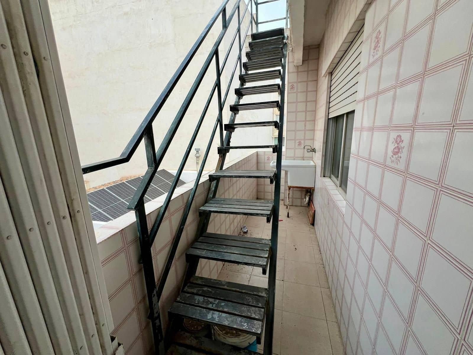 Apartamento de 4 habitaciones en Torrevieja en venta - 155.000 € (Ref: 10045002)