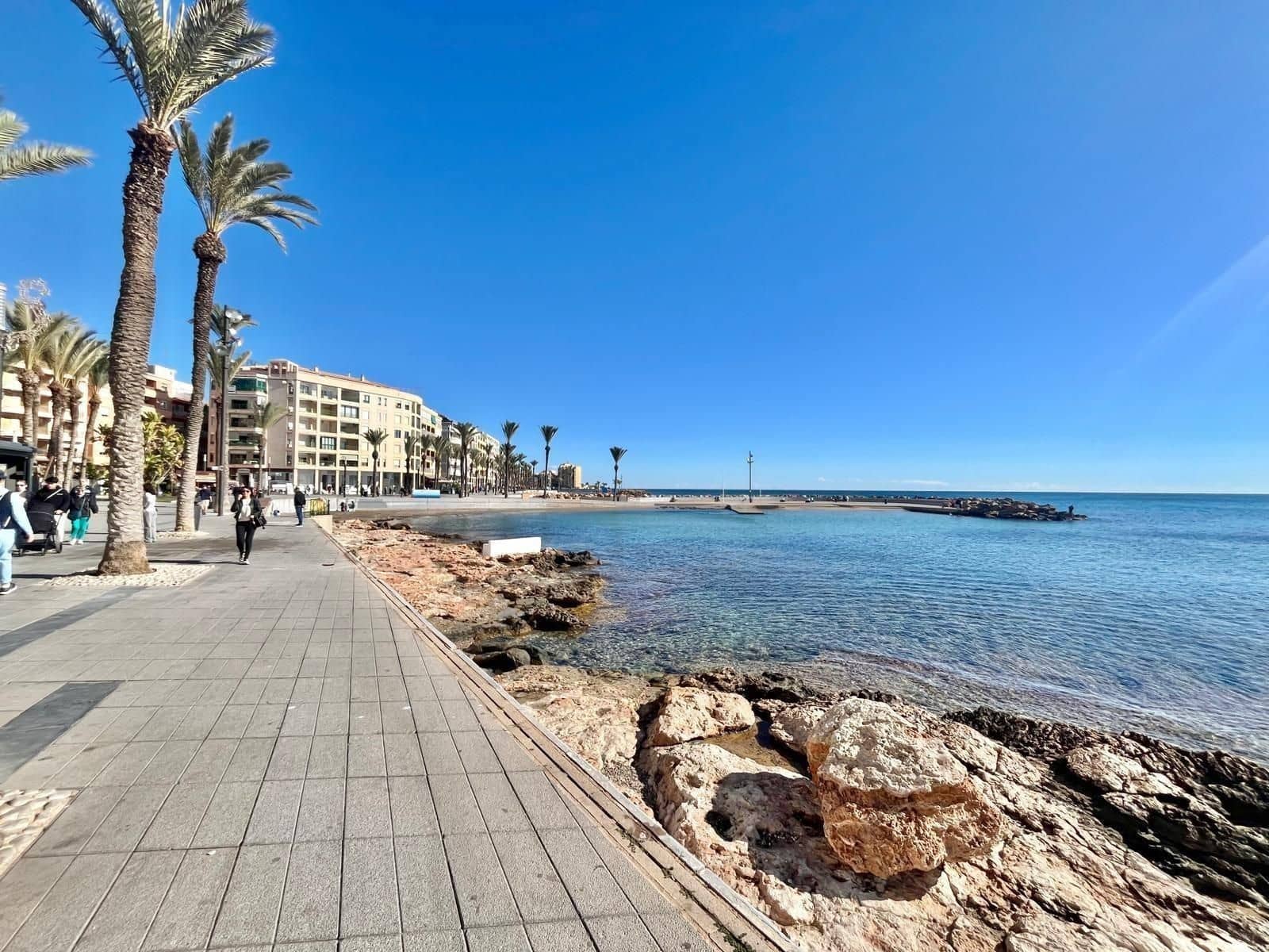 Apartamento de 4 habitaciones en Torrevieja en venta - 155.000 € (Ref: 10045002)