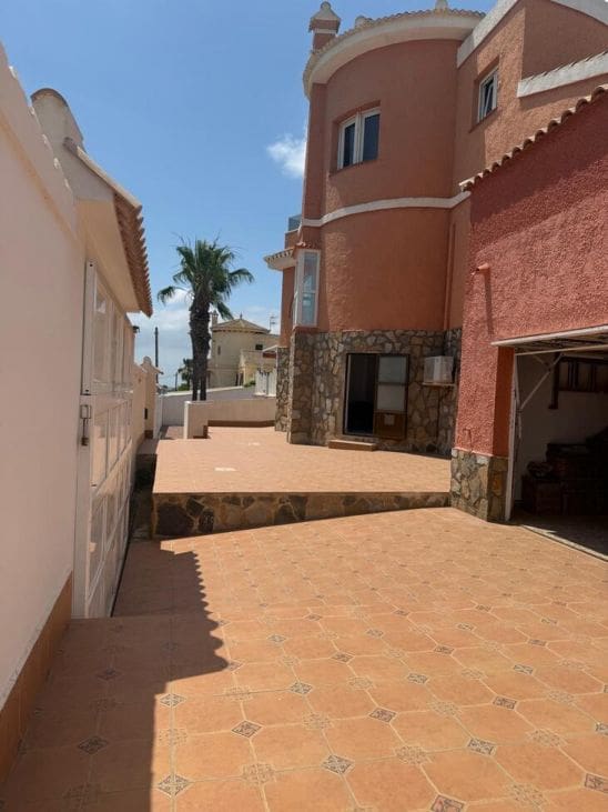 3 bedroom Villa for sale in Almoradi with pool - € 629,000 (Ref: 10045004)
