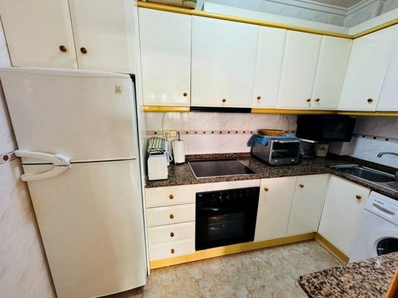 2 makuuhuone Huoneisto myytävänä paikassa Torrevieja mukana uima-altaan - 169 000 € (Ref: 10045008)
