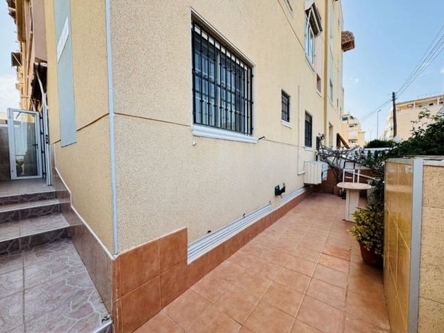 2 soveværelse Lejlighed til salg i Torrevieja med swimmingpool - € 169.000 (Ref: 10045008)