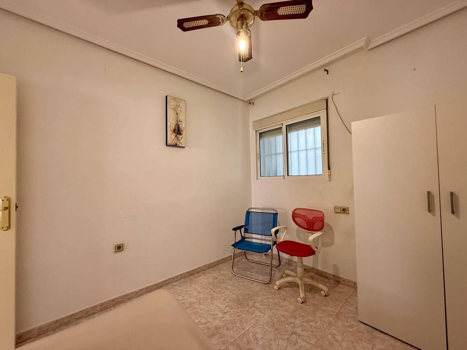2 bedroom Apartment for sale in Torrevieja with pool - € 136,900 (Ref: 10045011)