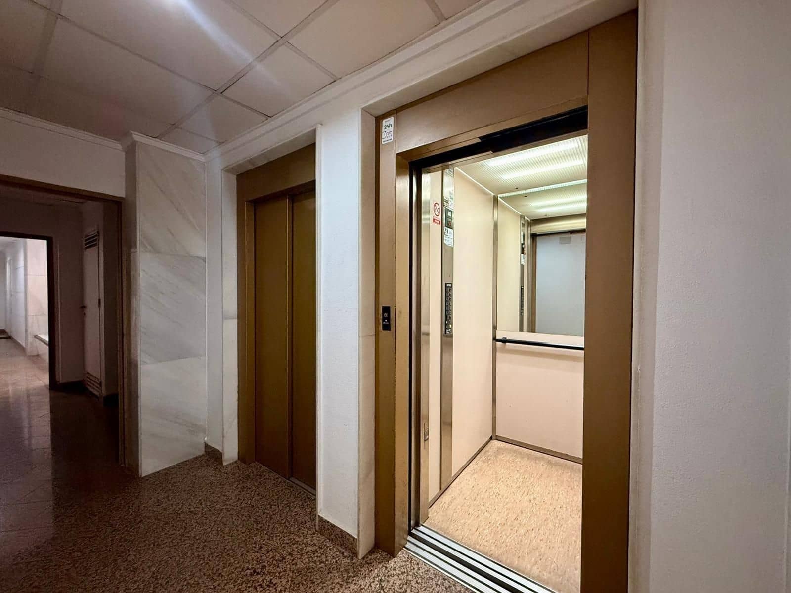 2 bedroom Apartment for sale in Torrevieja with pool - € 136,900 (Ref: 10045011)