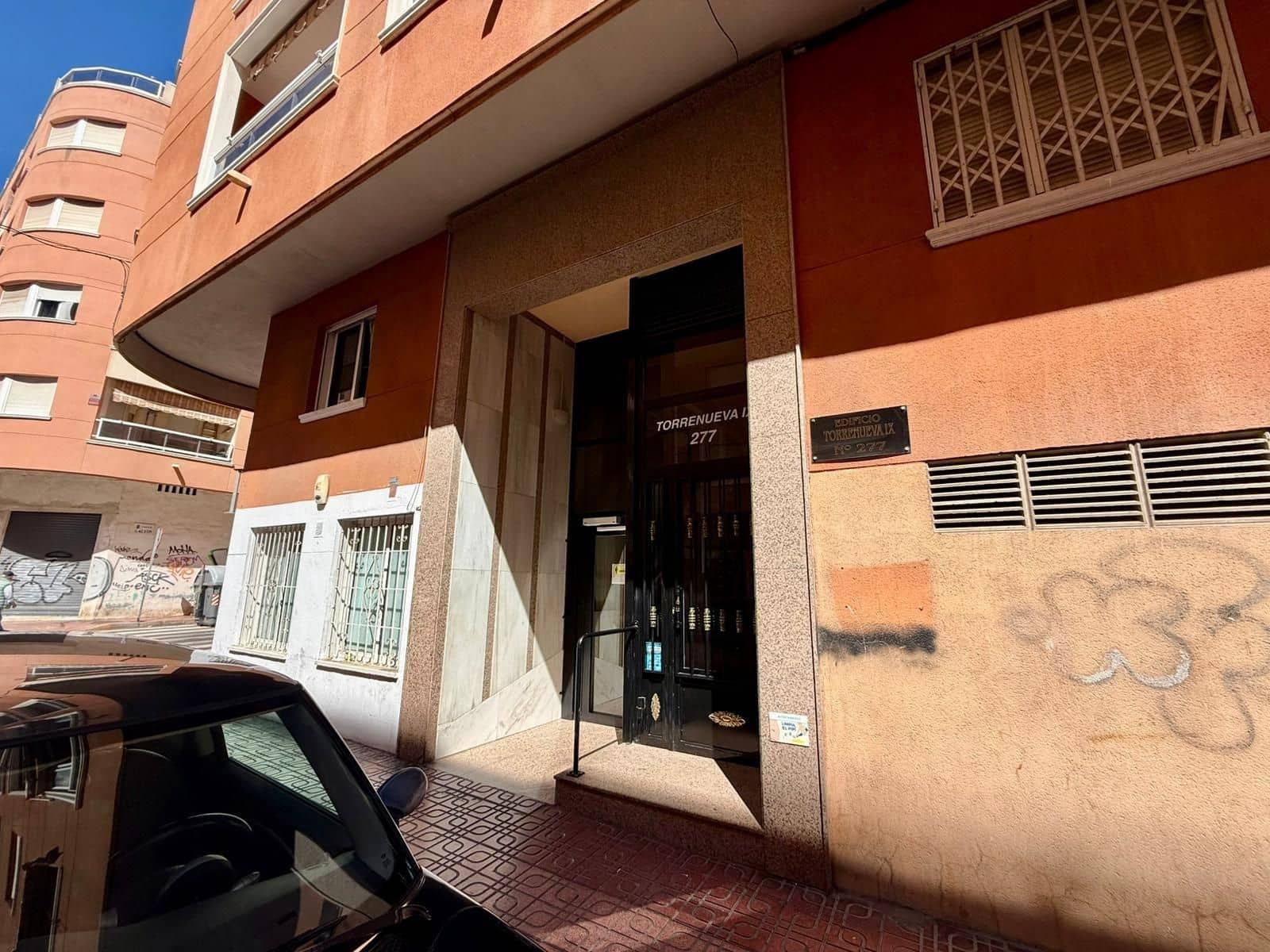 2 bedroom Apartment for sale in Torrevieja with pool - € 136,900 (Ref: 10045011)