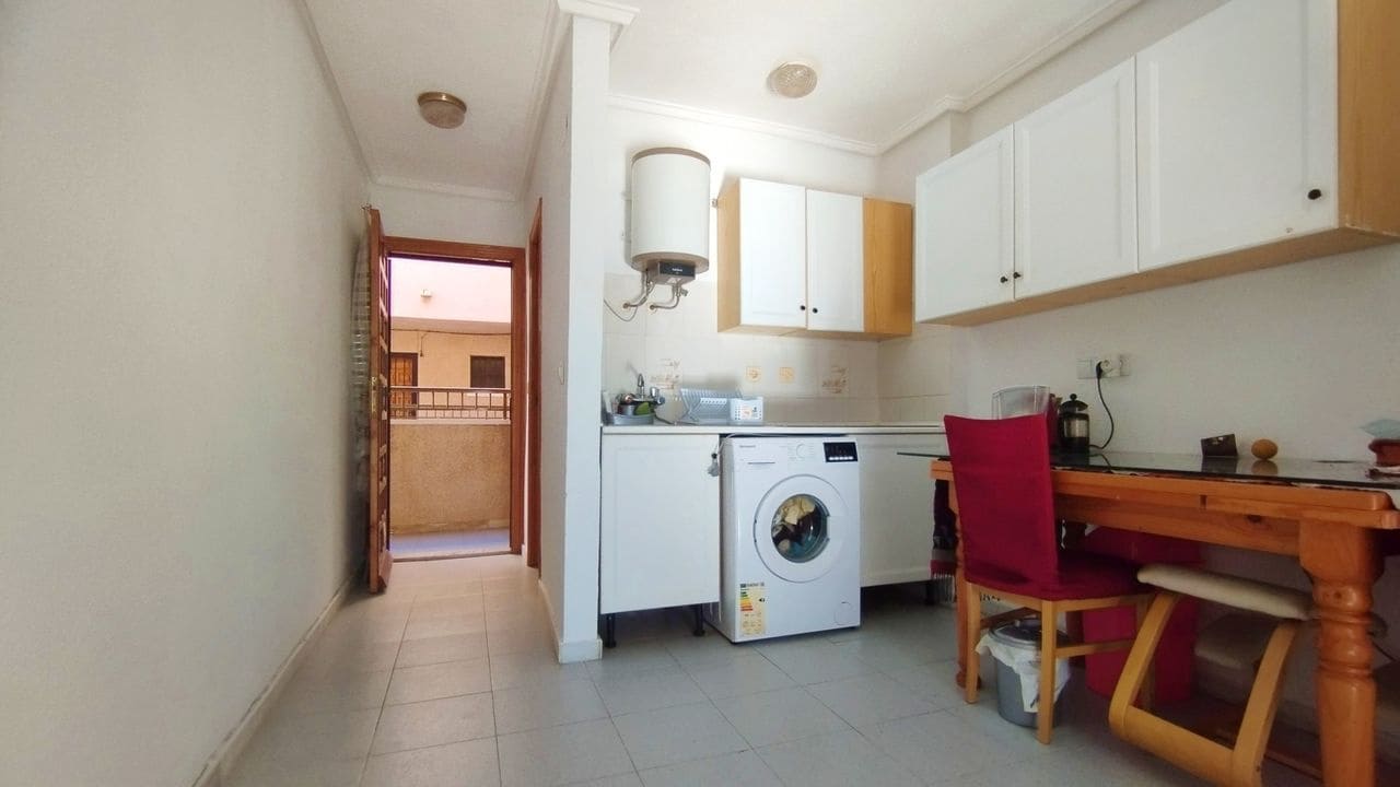 Lejlighed til salg i Torrevieja - € 70.000 (Ref: 10049519)