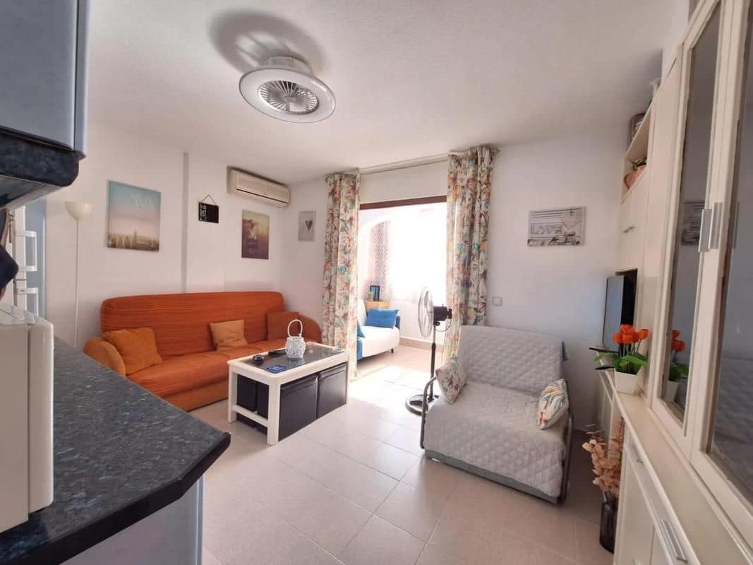 1 slaapkamer Appartement te koop in Torrevieja met zwembad - € 111.900 (Ref: 10049520)