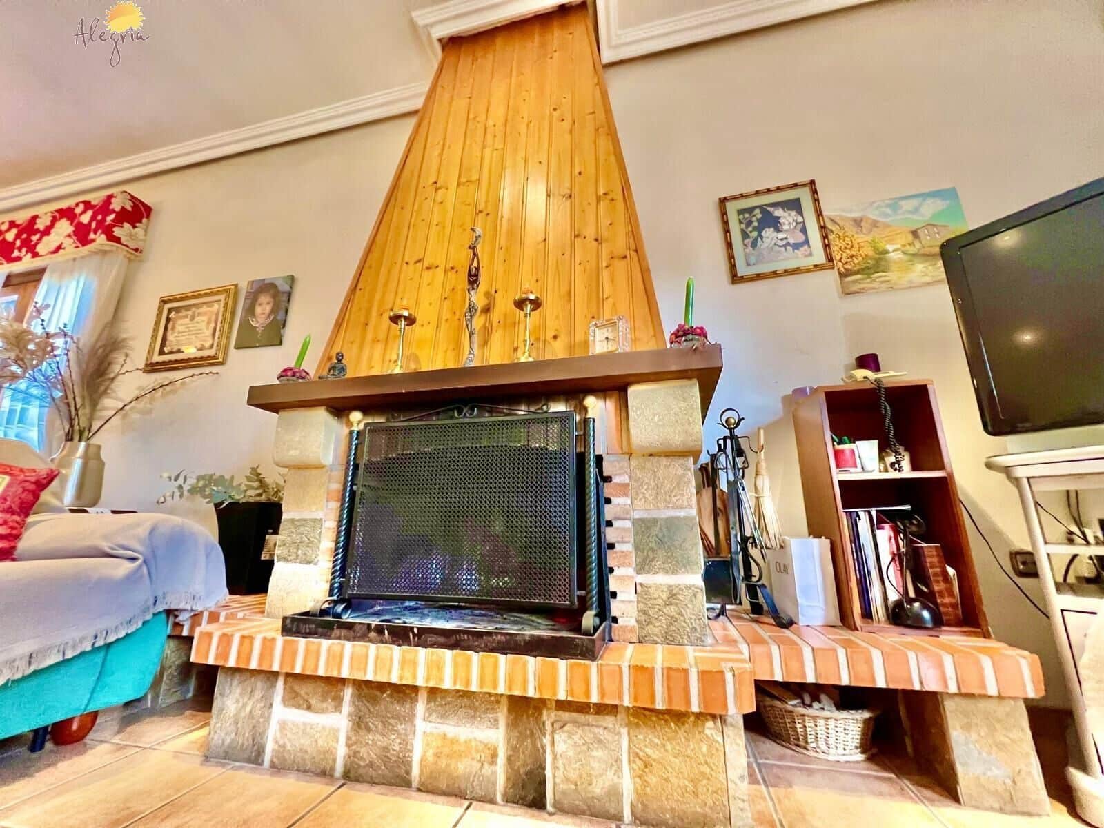 4 bedroom Villa for sale in Daya Vieja with pool - € 850,000 (Ref: 10049529)