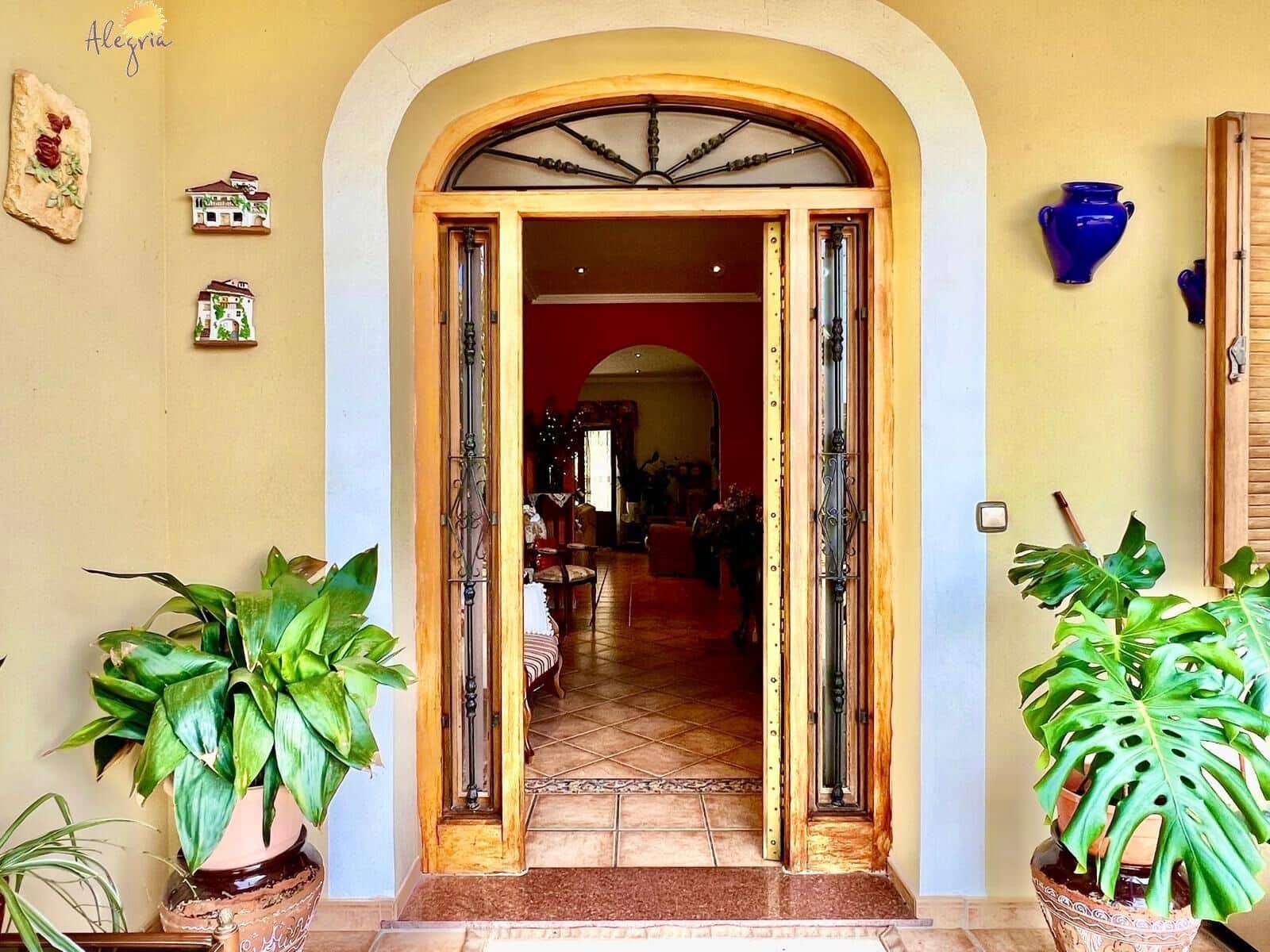 4 bedroom Villa for sale in Daya Vieja with pool - € 850,000 (Ref: 10049529)