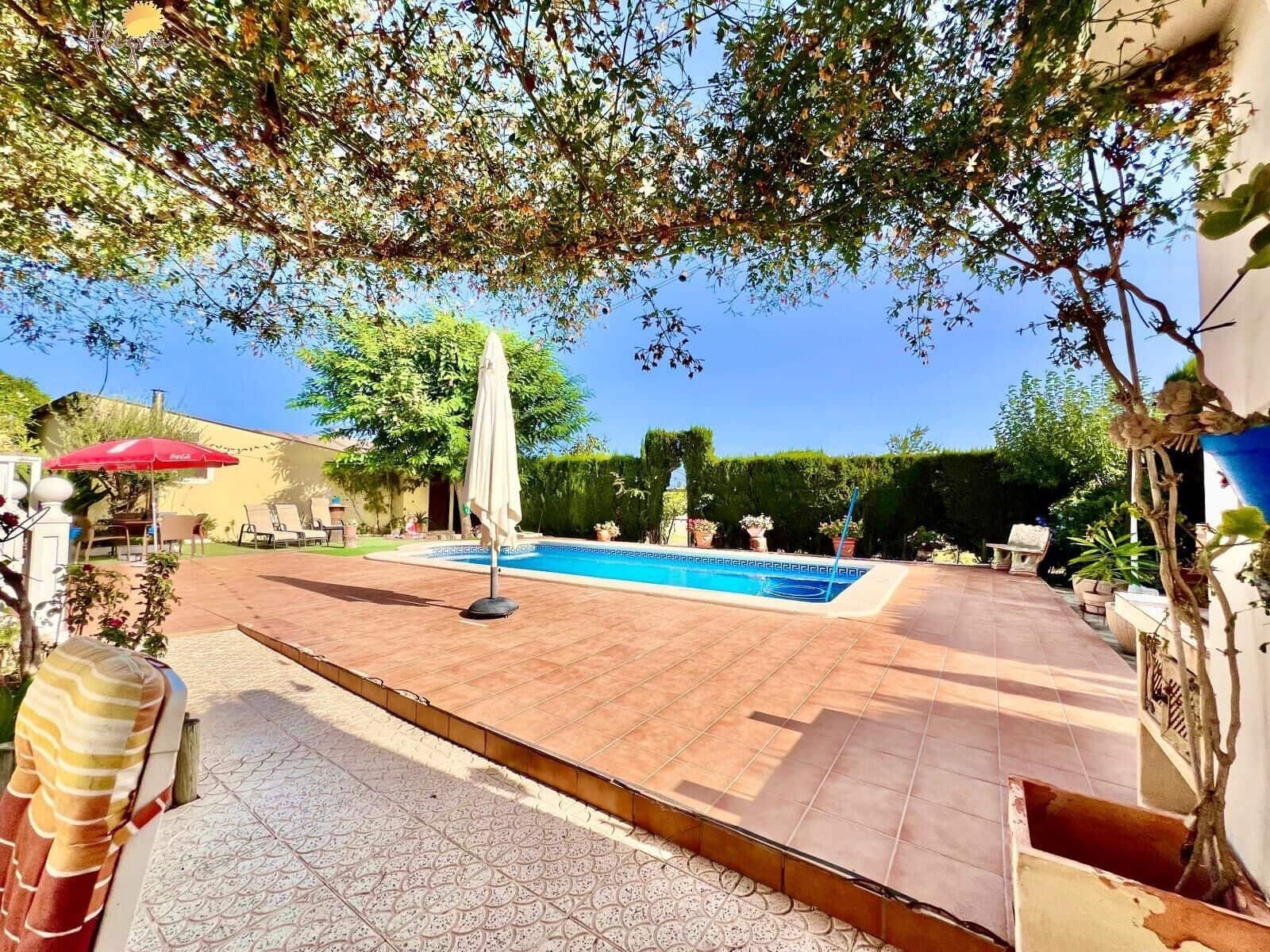 4 bedroom Villa for sale in Daya Vieja with pool - € 850,000 (Ref: 10049529)