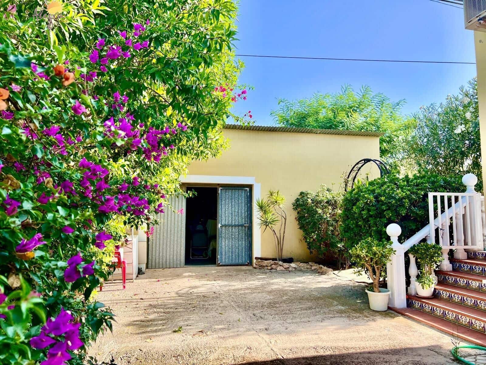 4 bedroom Villa for sale in Daya Vieja with pool - € 850,000 (Ref: 10049529)