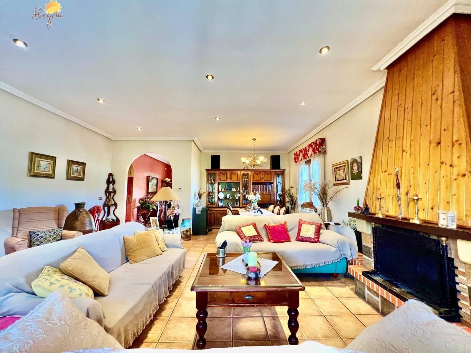 4 bedroom Villa for sale in Daya Vieja with pool - € 850,000 (Ref: 10049529)