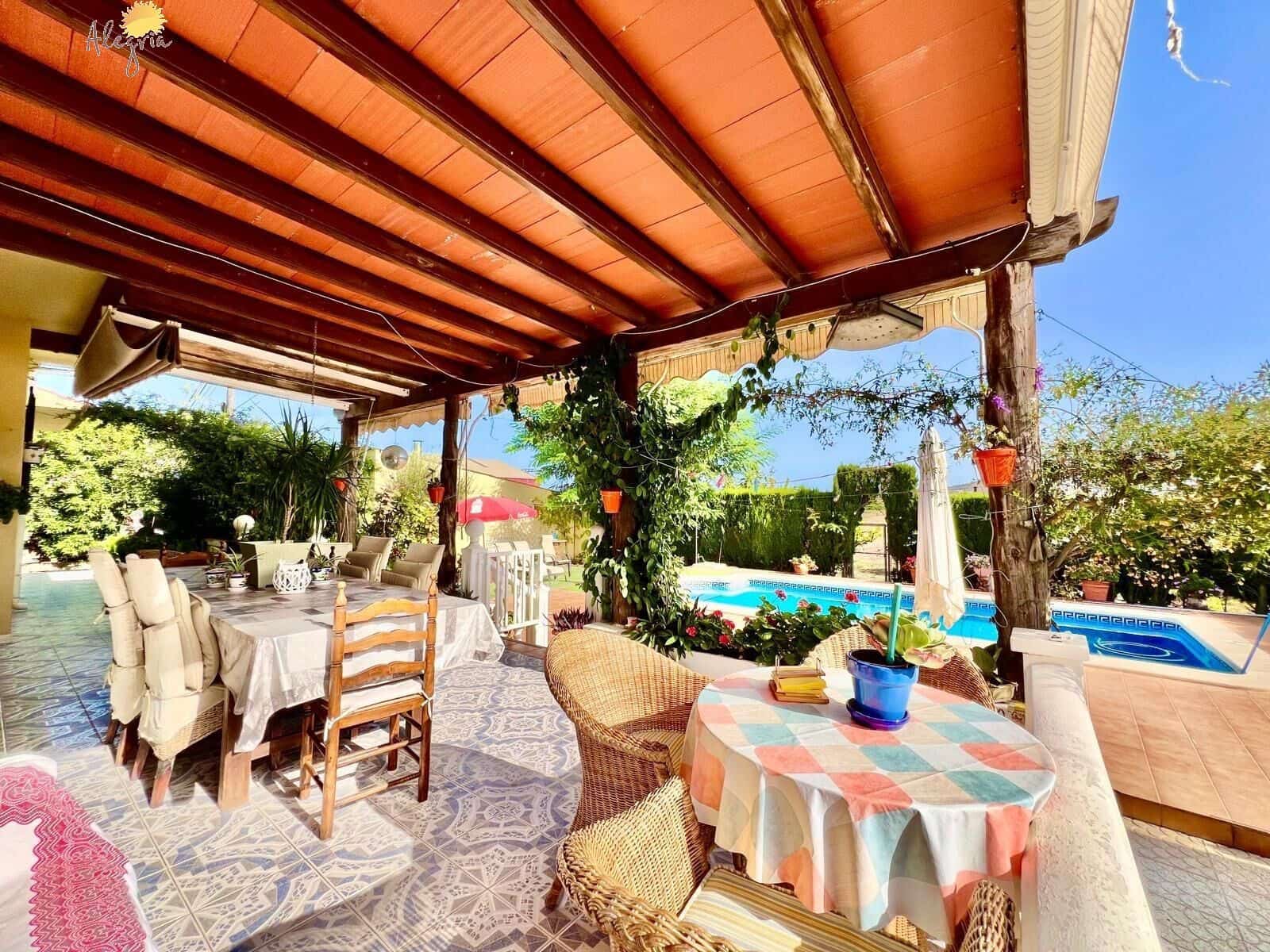 4 bedroom Villa for sale in Daya Vieja with pool - € 850,000 (Ref: 10049529)