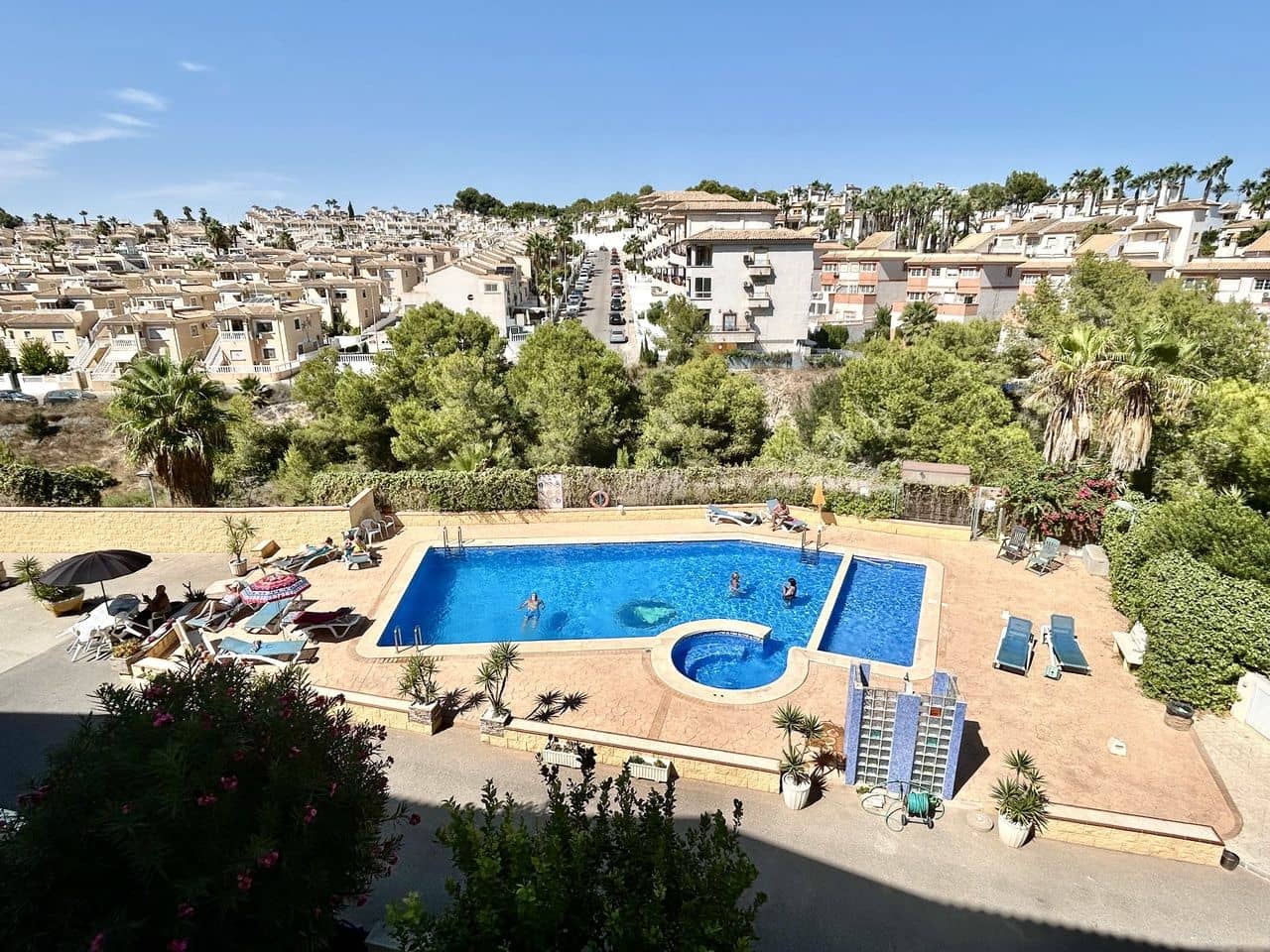 2 soverom Leilighet til salgs i Villamartin med garasje - € 169 900 (Ref: 10050340)