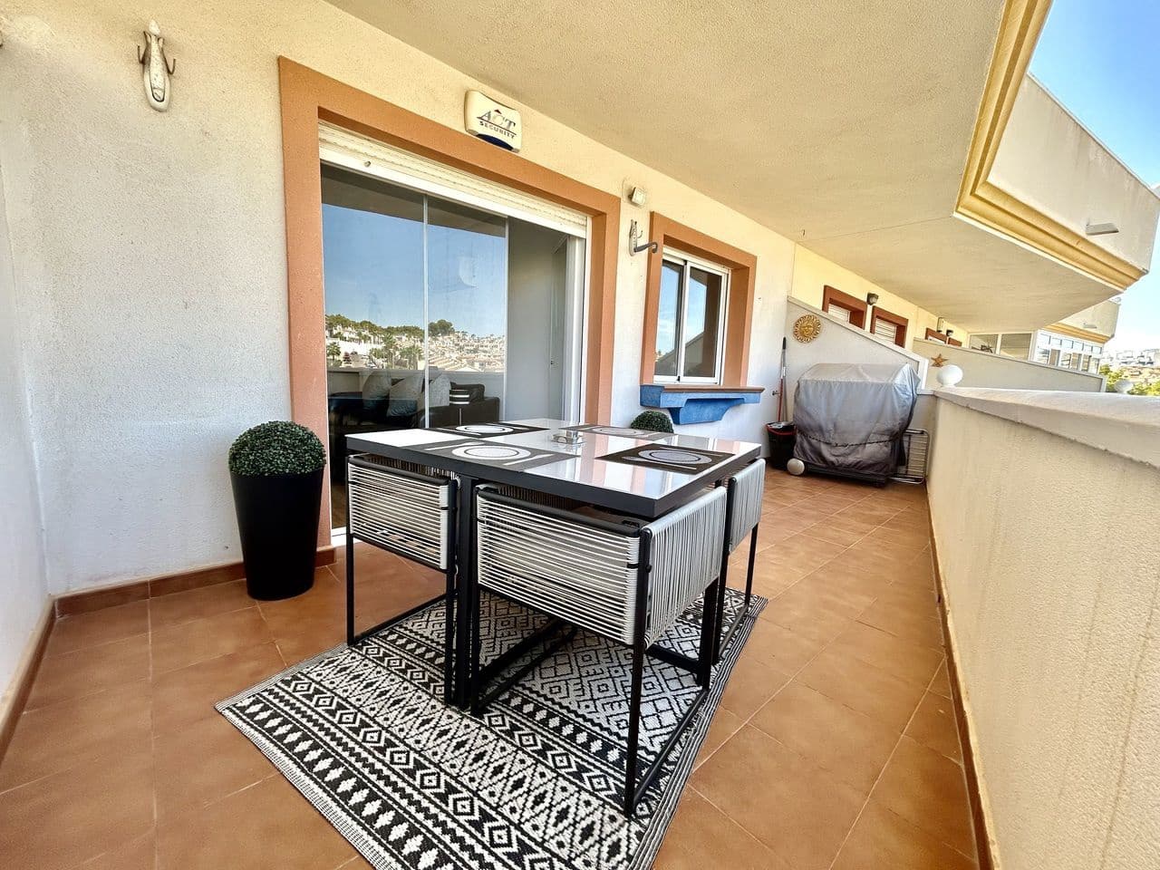 2 soverom Leilighet til salgs i Villamartin med garasje - € 169 900 (Ref: 10050340)