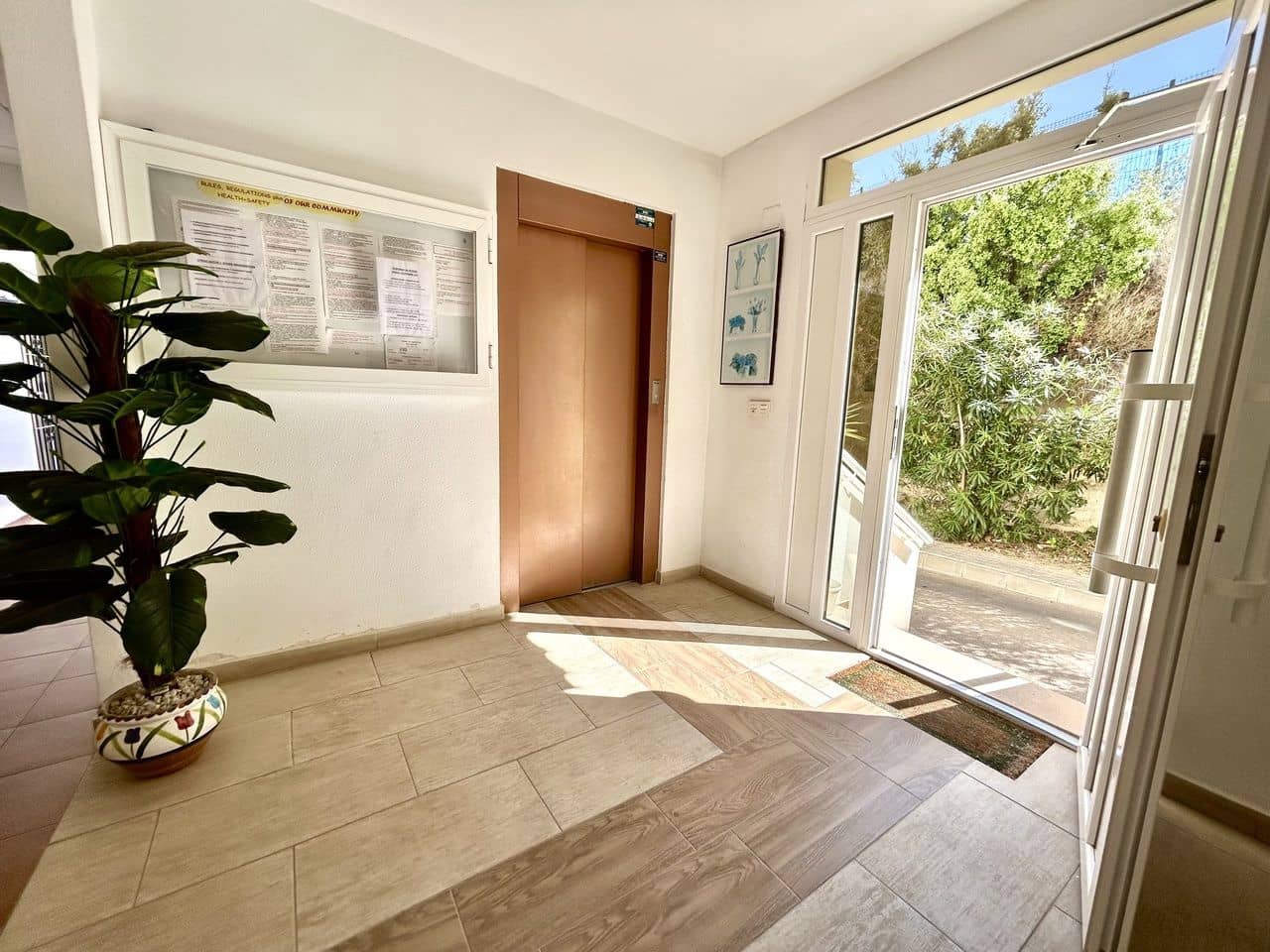 2 soverom Leilighet til salgs i Villamartin med garasje - € 169 900 (Ref: 10050340)
