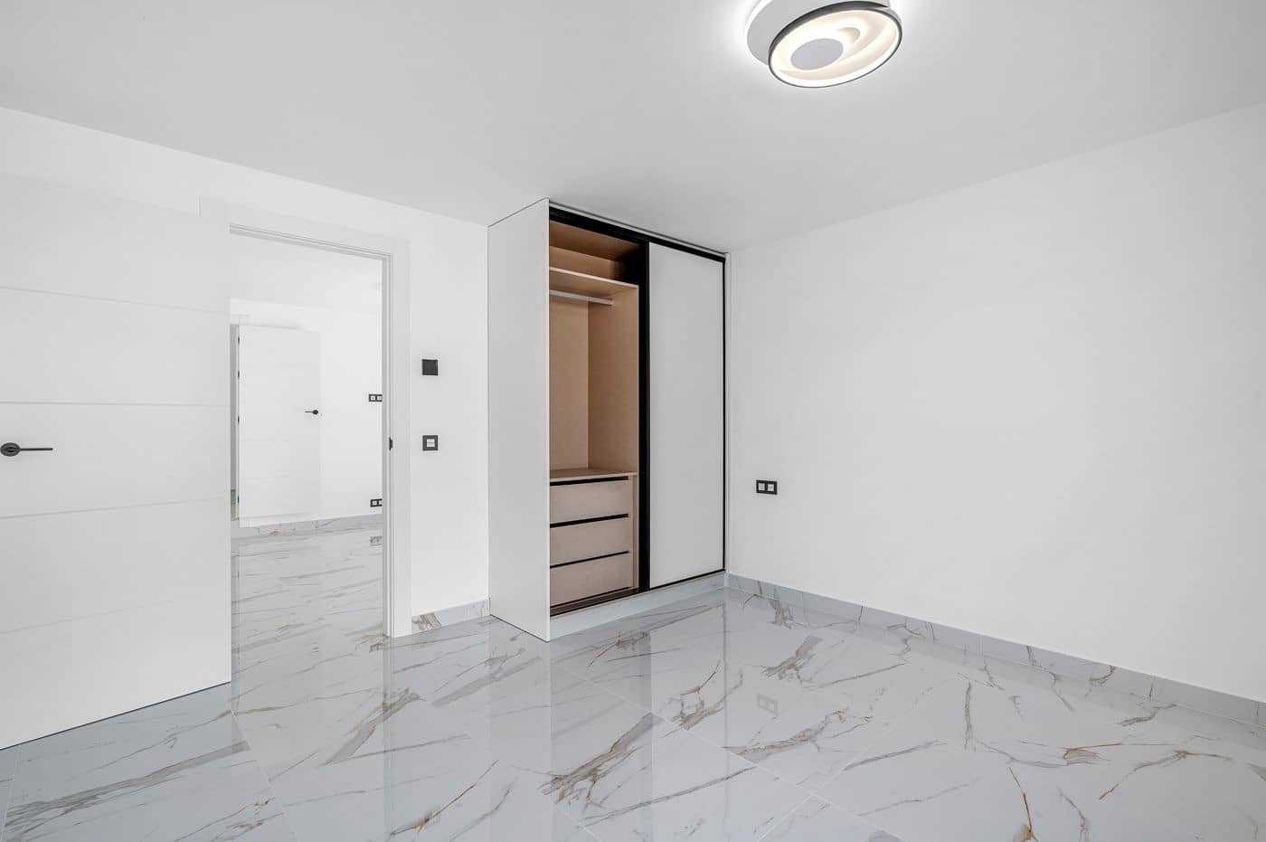 4 makuuhuone Huvila myytävänä paikassa Ciudad Quesada mukana uima-altaan - 850 000 € (Ref: 10059328)