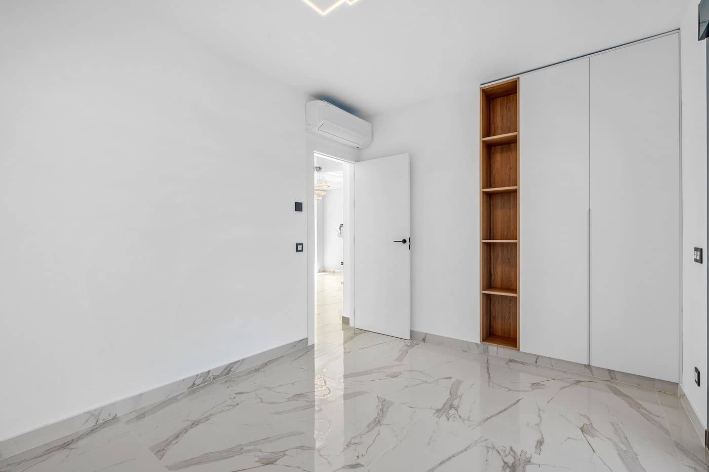 4 makuuhuone Huvila myytävänä paikassa Ciudad Quesada mukana uima-altaan - 850 000 € (Ref: 10059328)