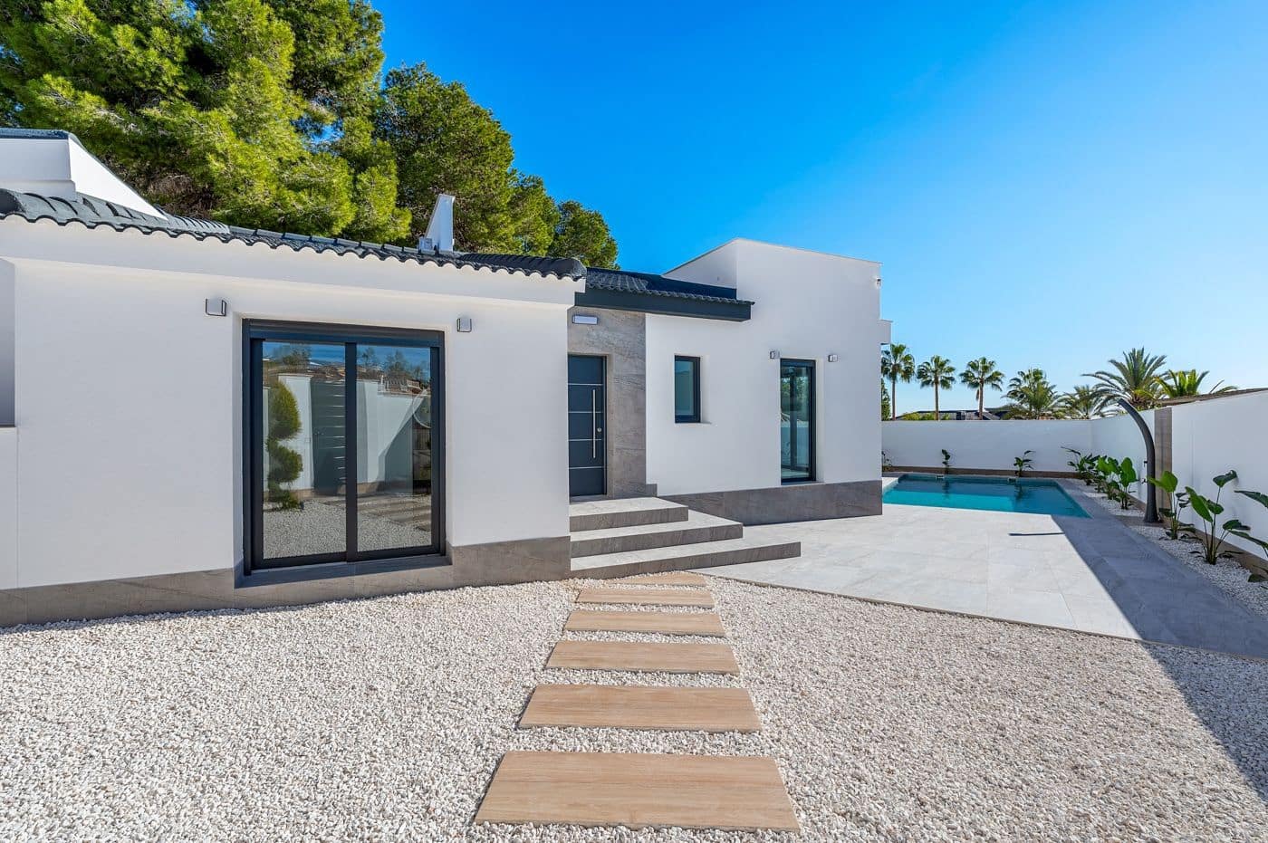 4 makuuhuone Huvila myytävänä paikassa Ciudad Quesada mukana uima-altaan - 850 000 € (Ref: 10059328)