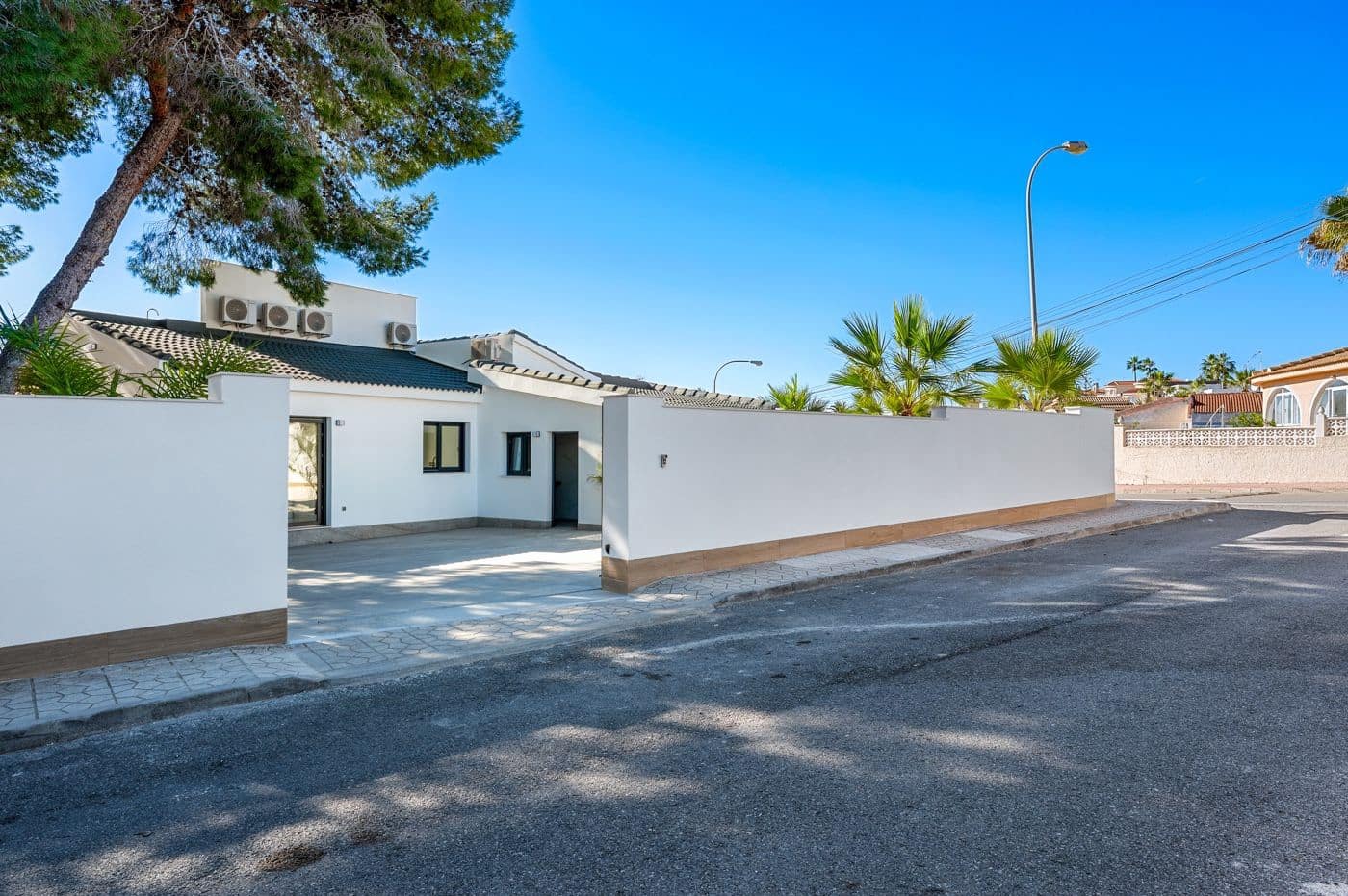 4 makuuhuone Huvila myytävänä paikassa Ciudad Quesada mukana uima-altaan - 850 000 € (Ref: 10059328)